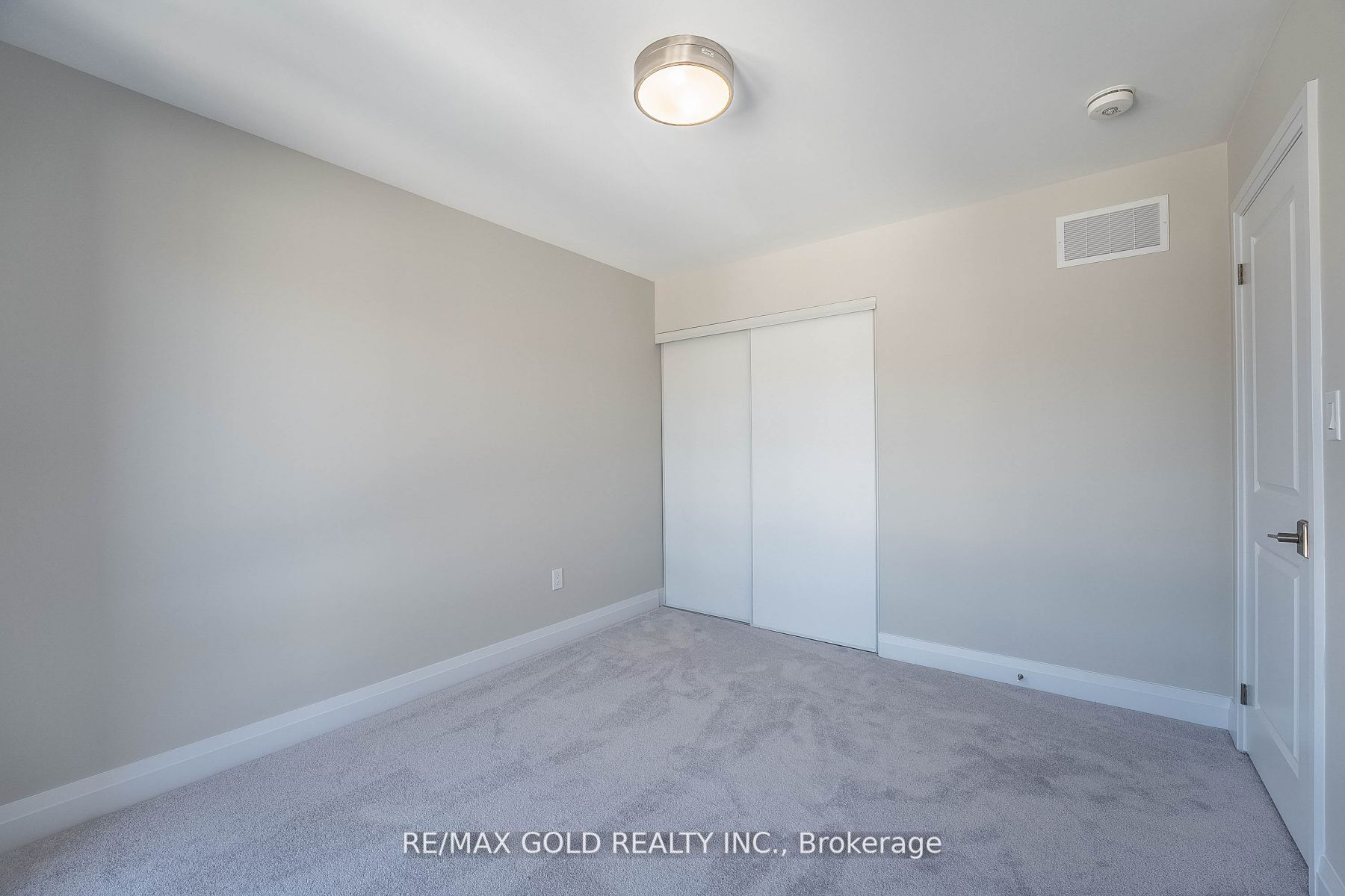 18 Sweet Cicely St
