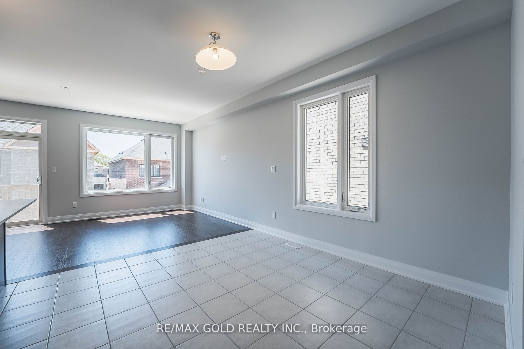 18 Sweet Cicely St