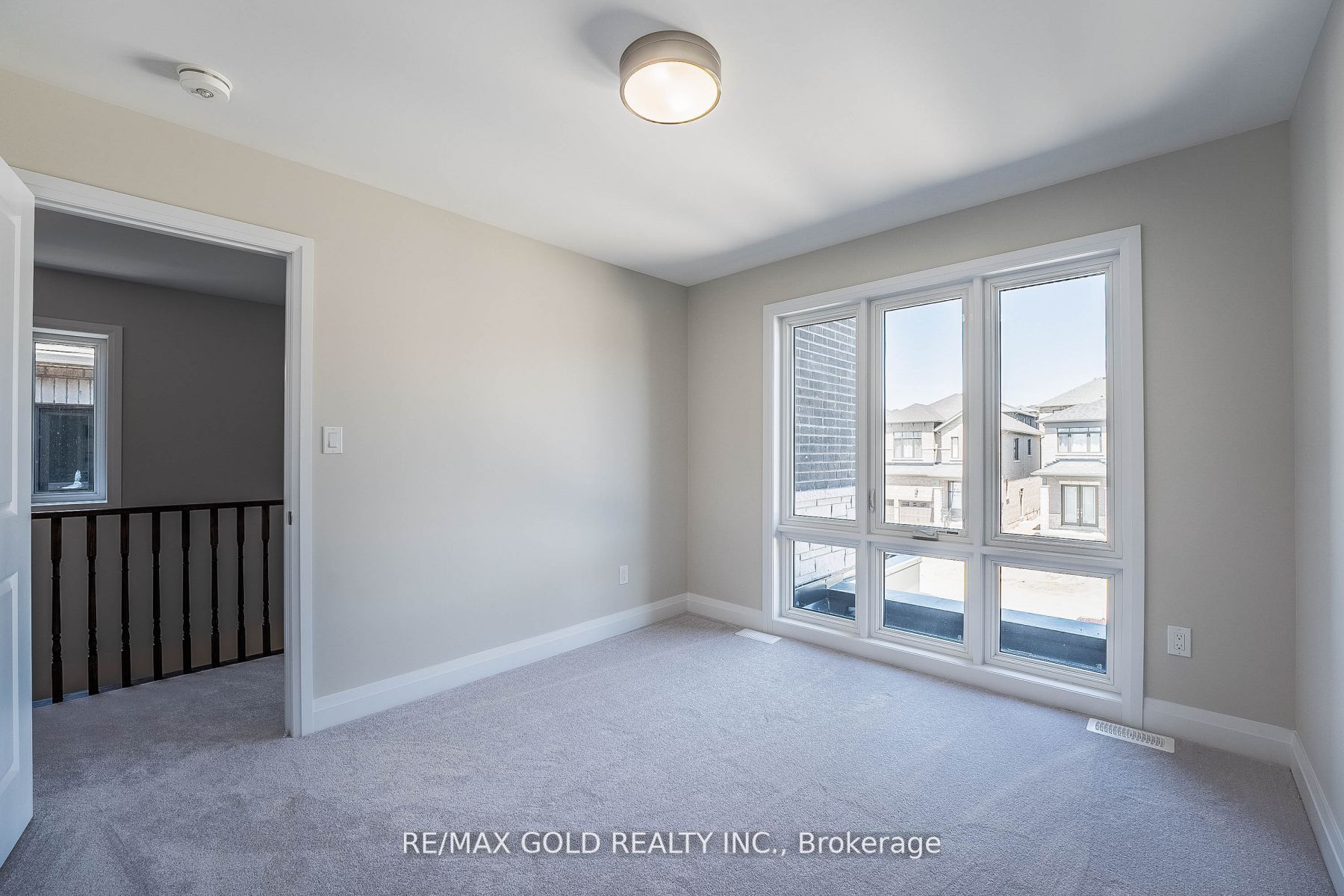 18 Sweet Cicely St