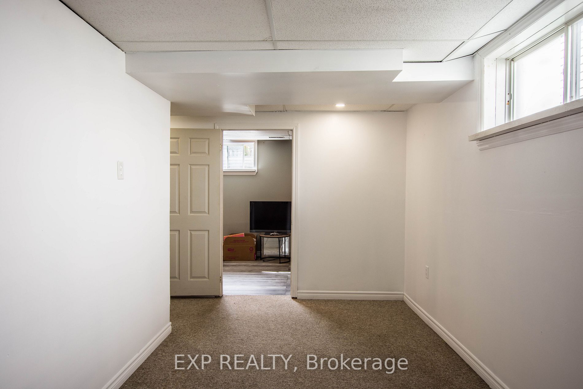 369 Georgian Dr