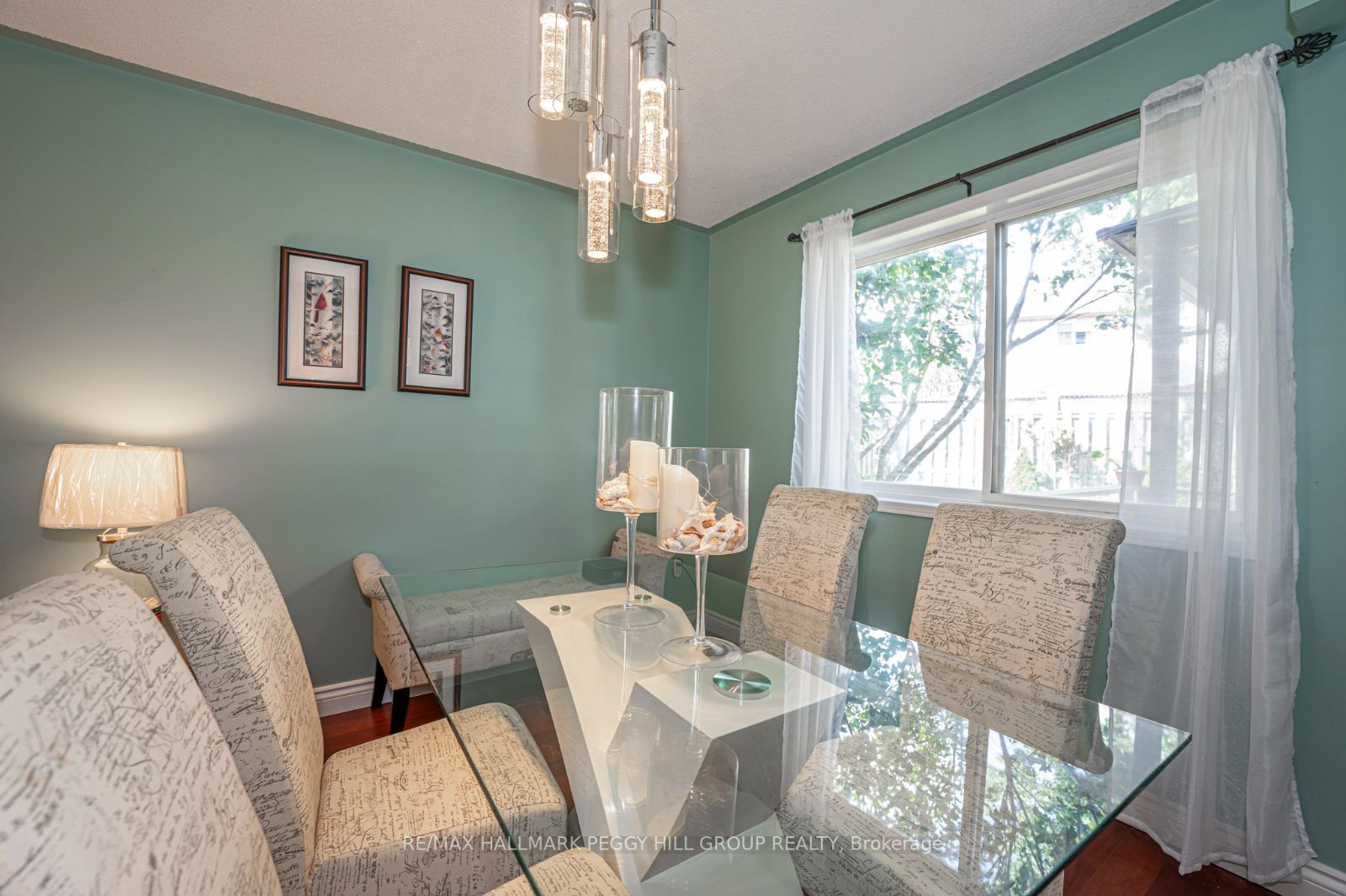 26 Moir Cres