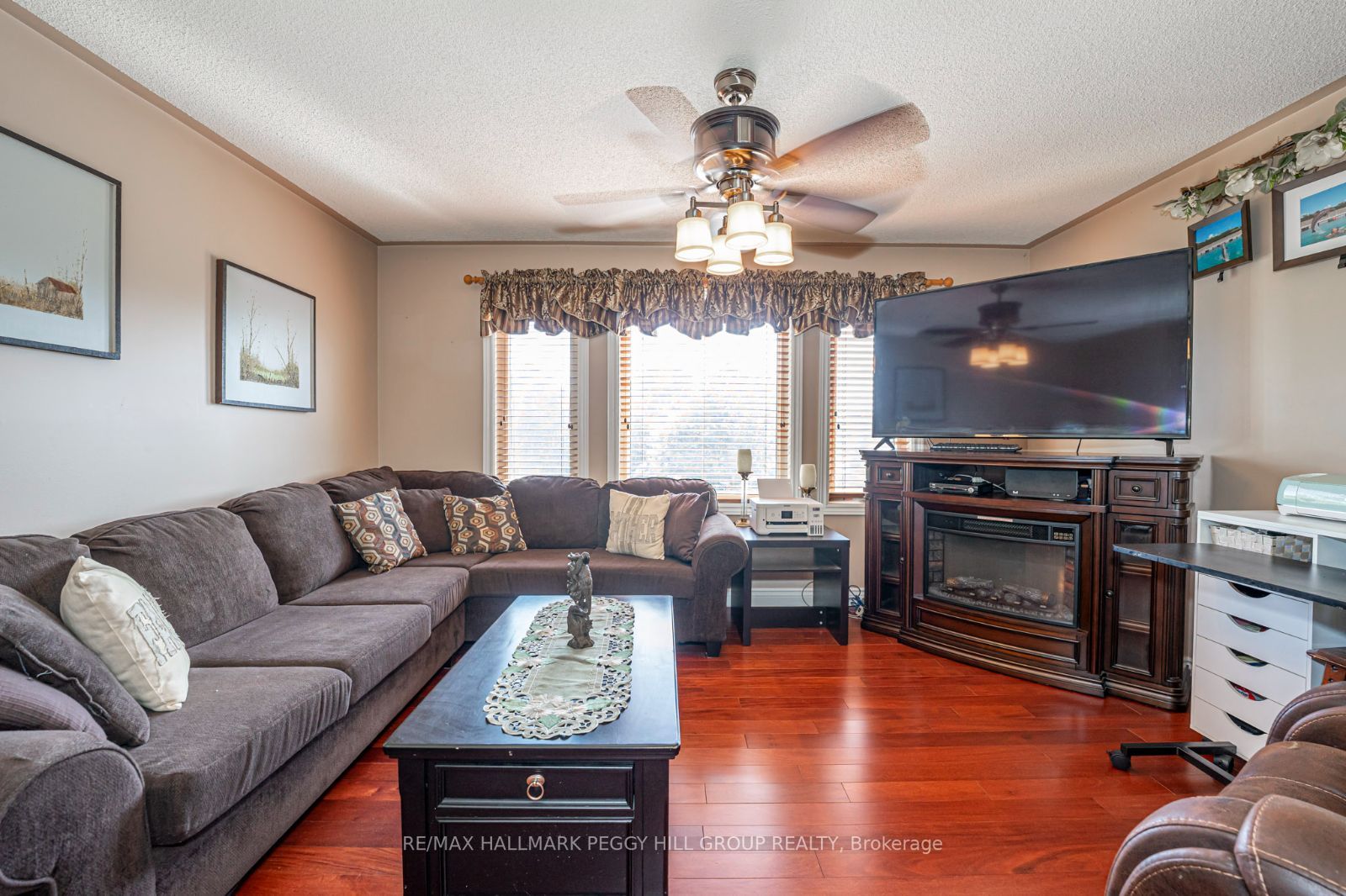 26 Moir Cres