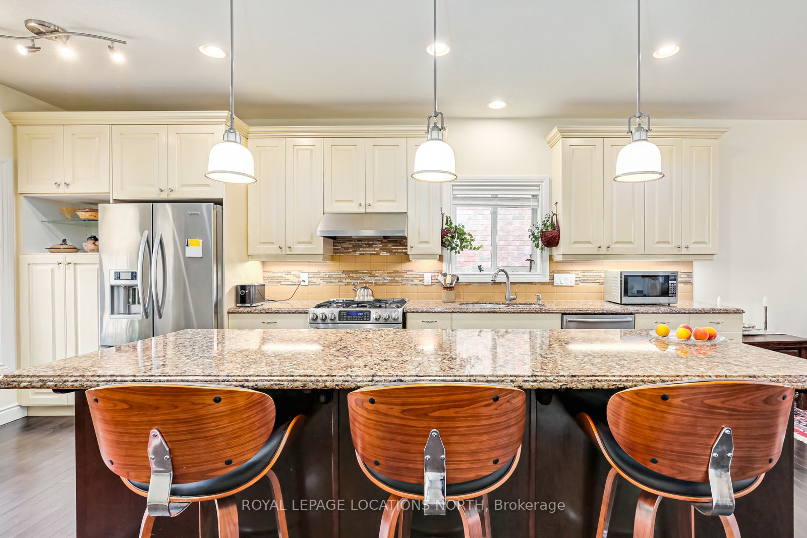 54 Kayla Cres