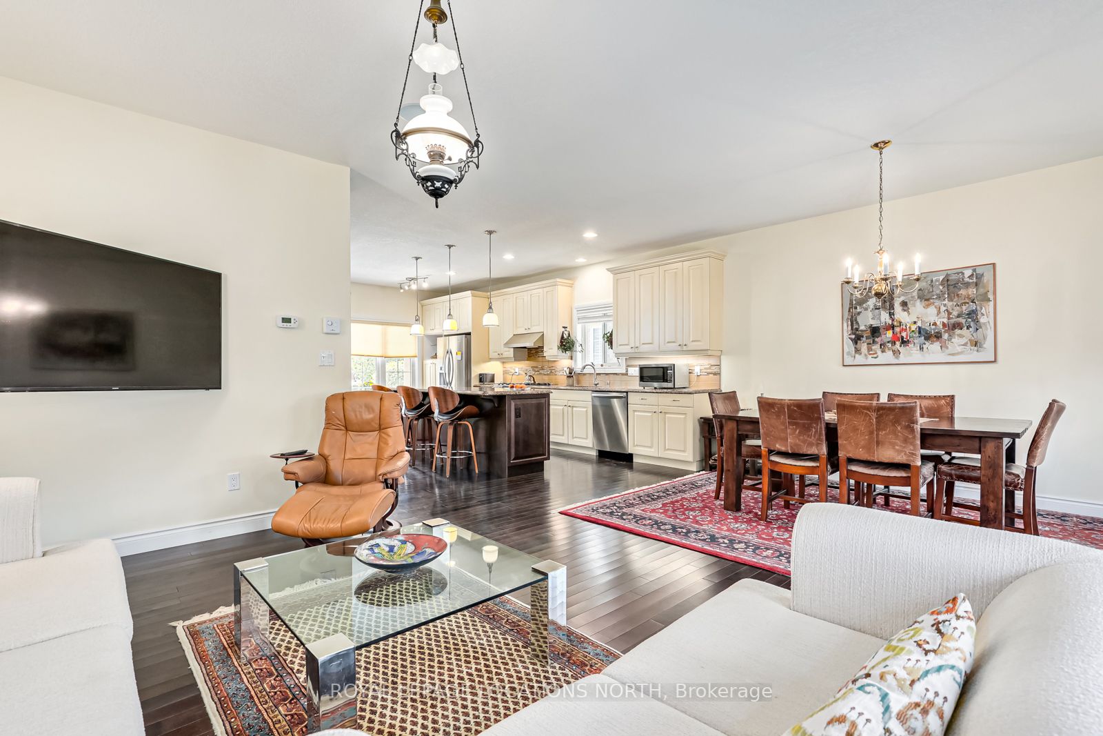 54 Kayla Cres