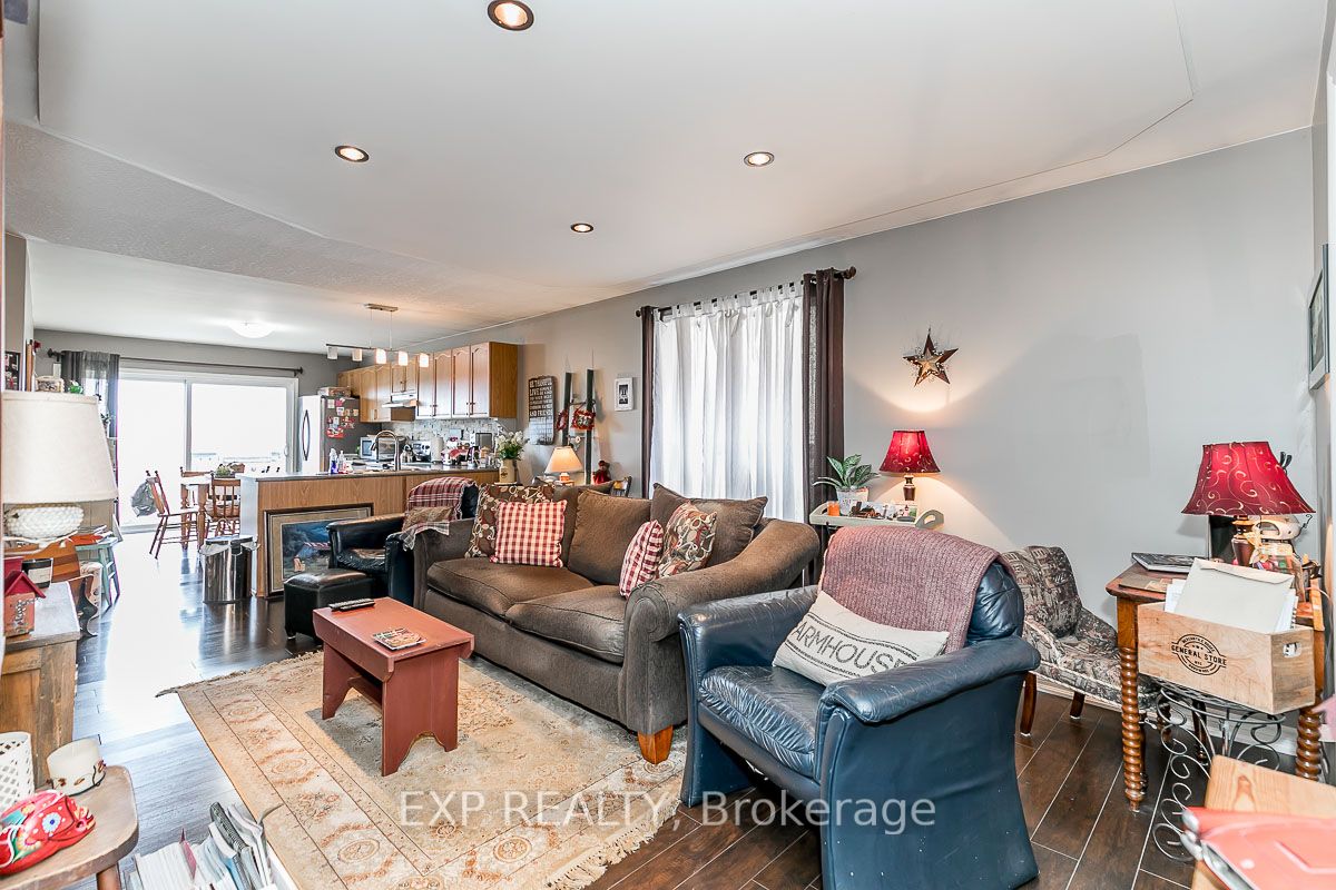 120 Courtney Cres