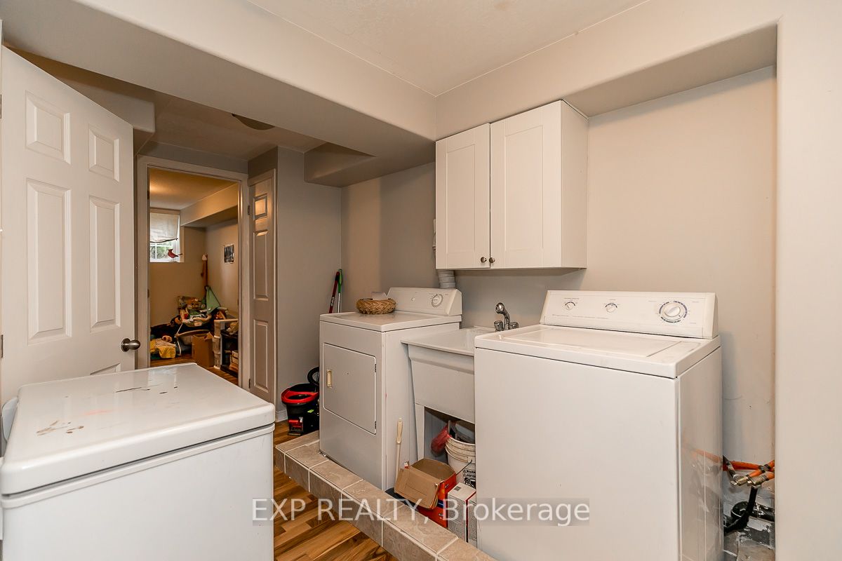 120 Courtney Cres