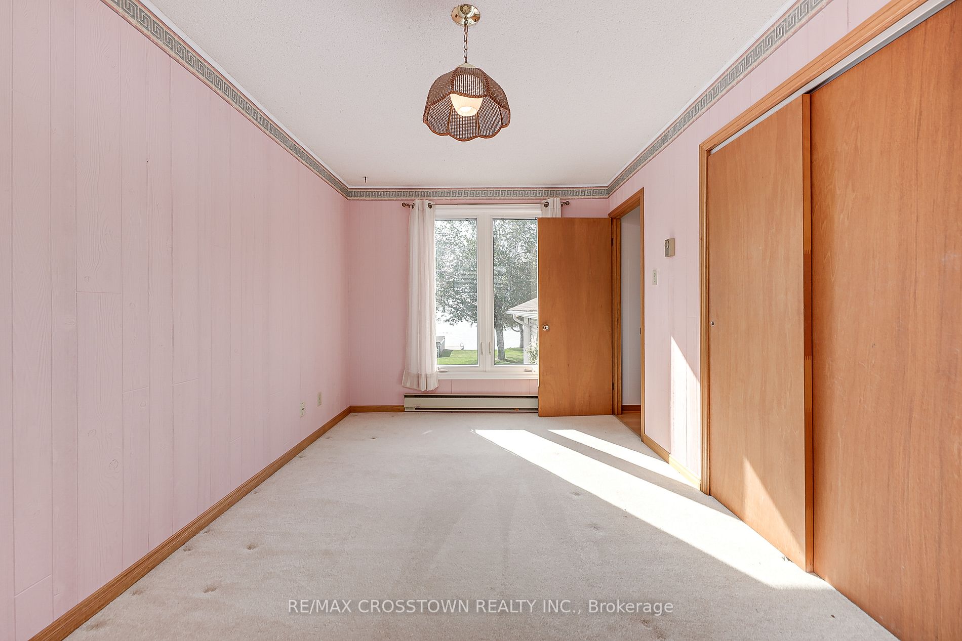 185 Lakeshore Rd W