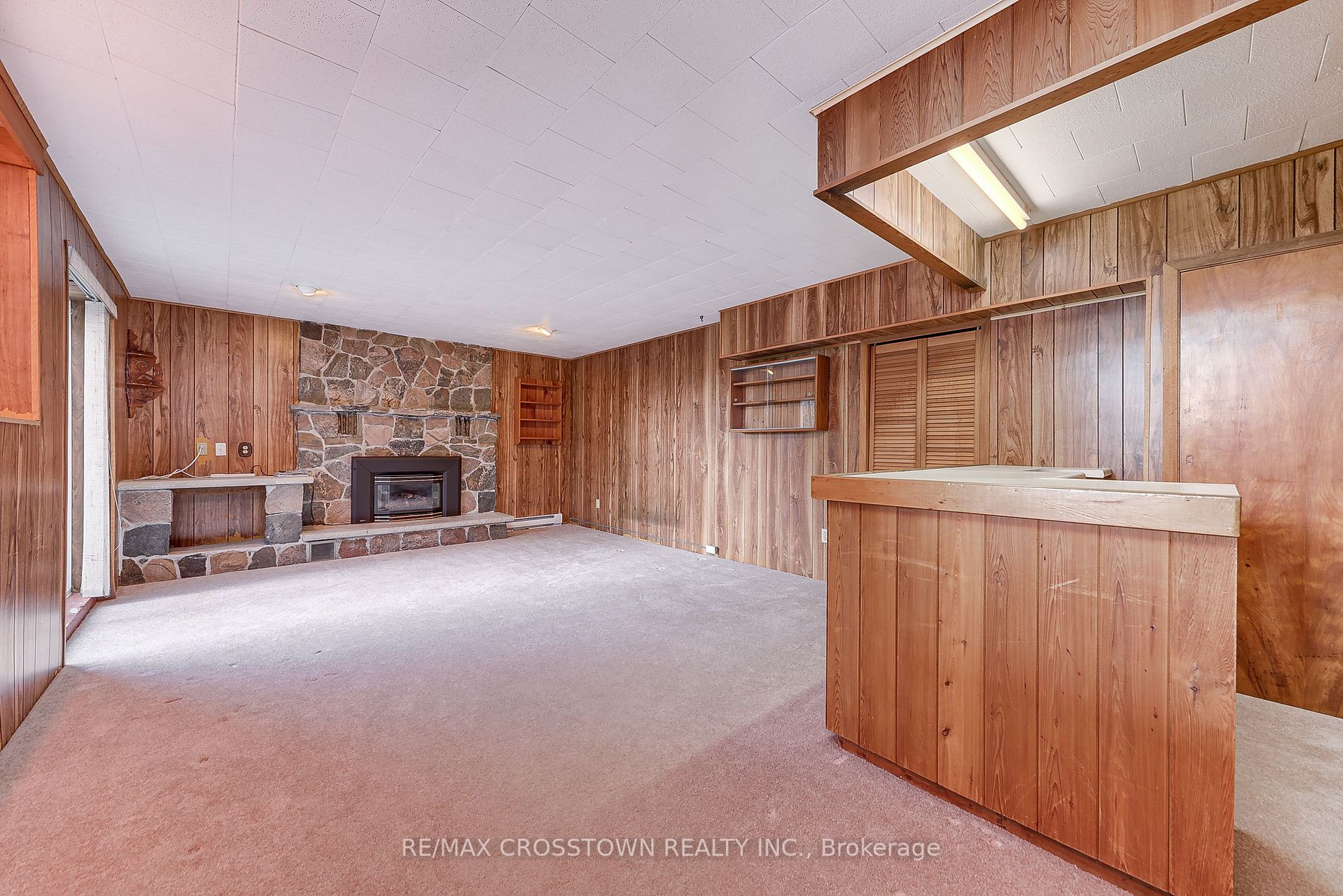 185 Lakeshore Rd W