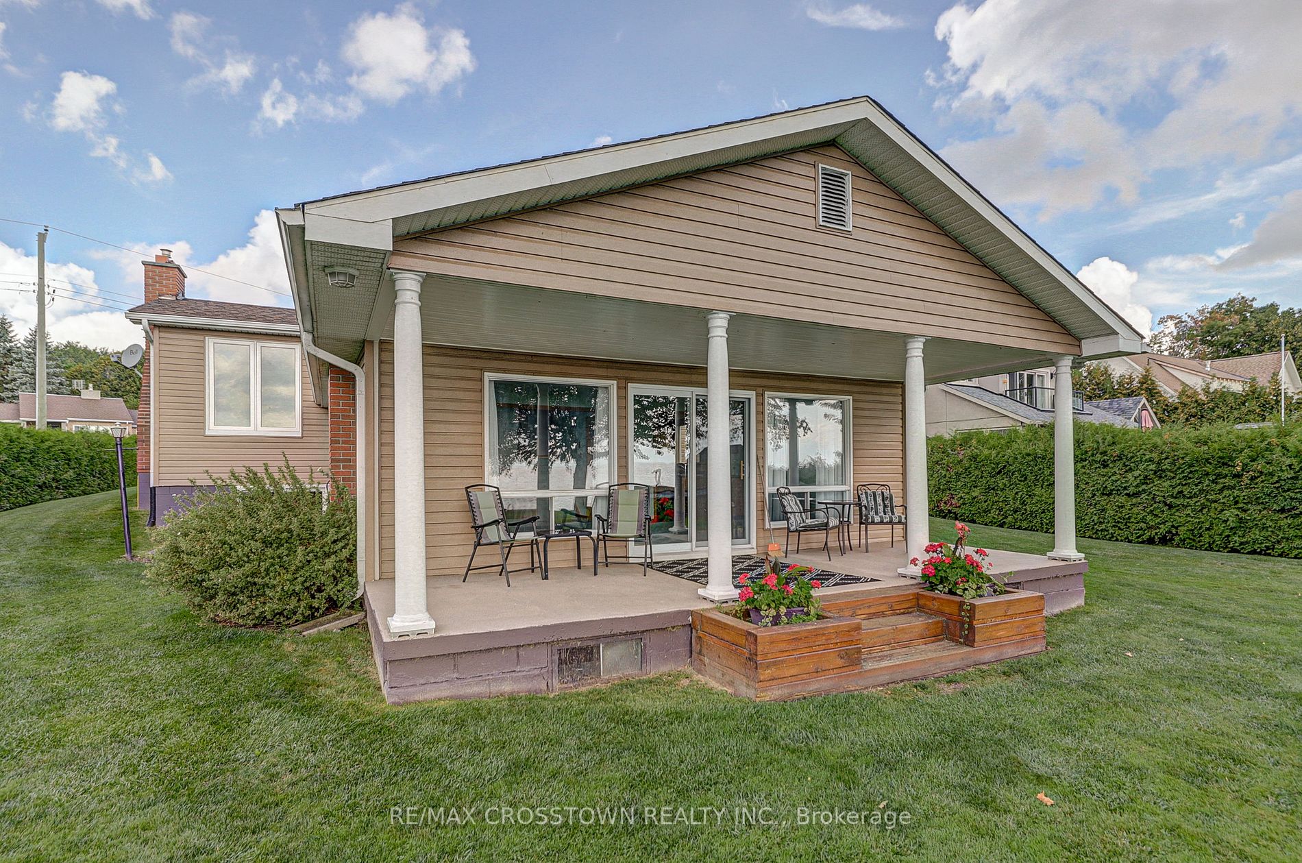 185 Lakeshore Rd W