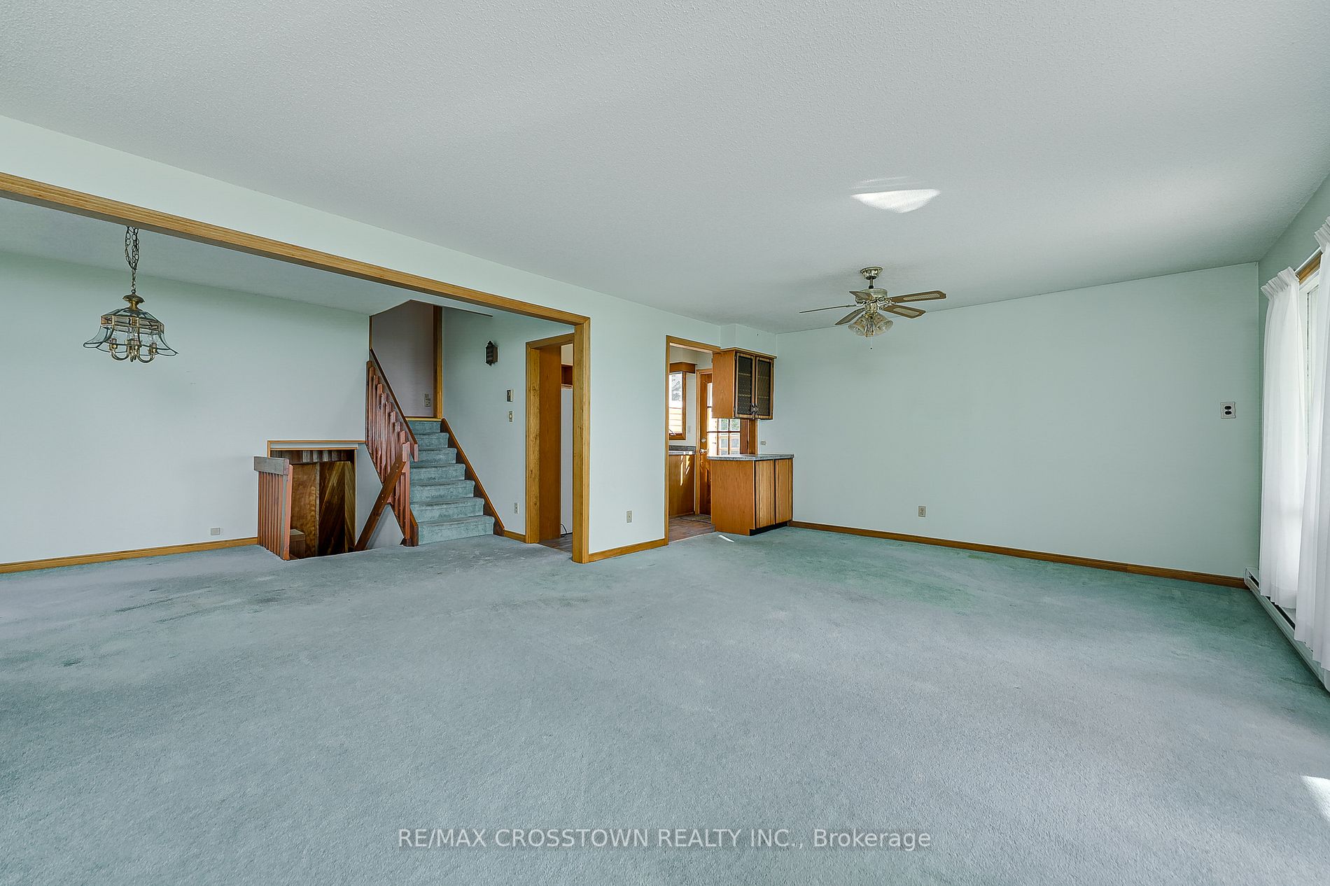 185 Lakeshore Rd W