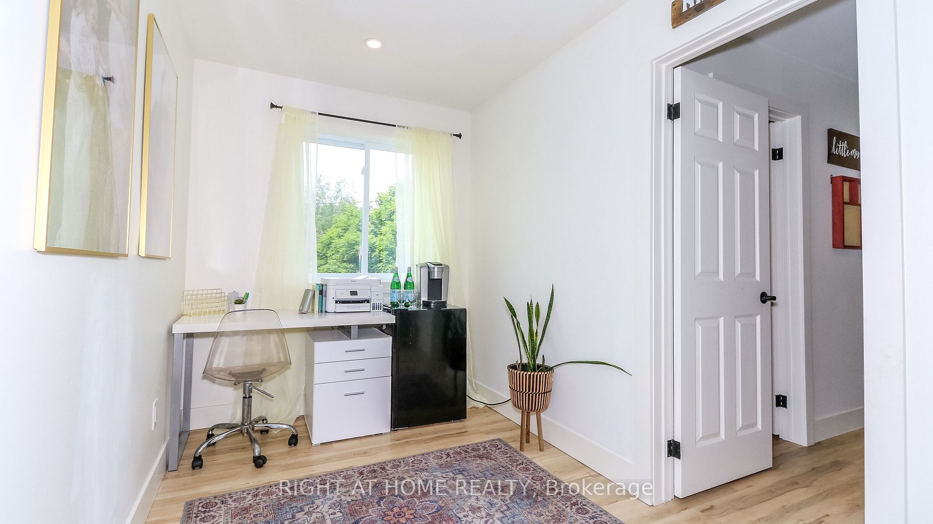 5 Agnes St