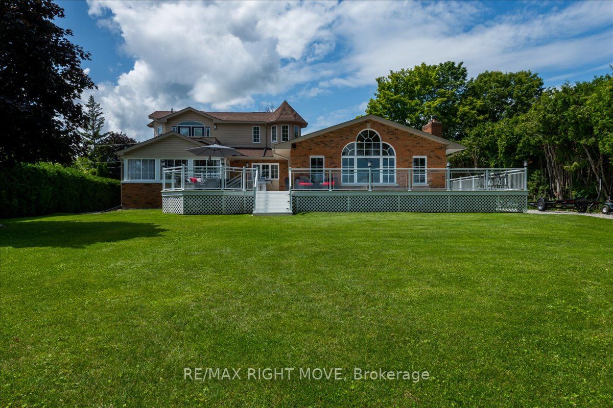 52 Maple Dr