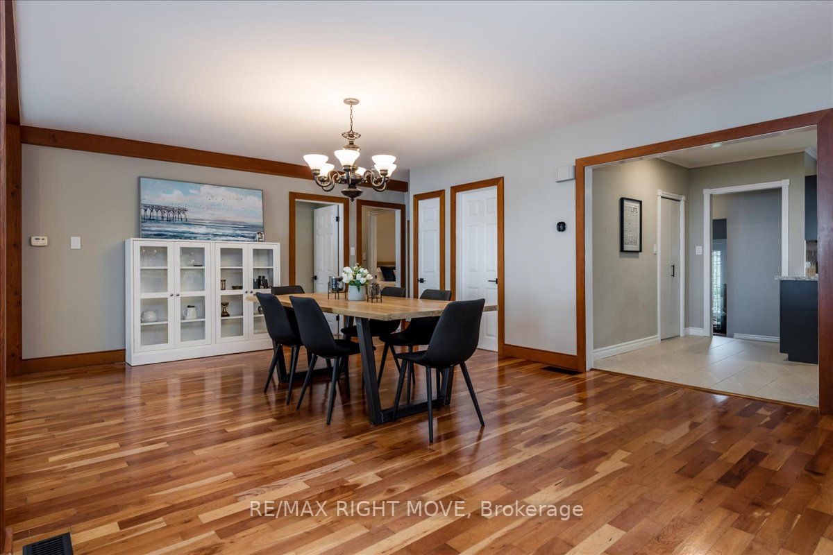 52 Maple Dr