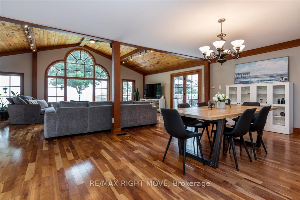 52 Maple Dr