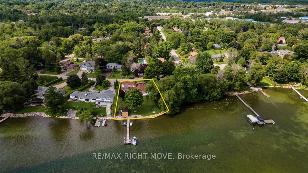 52 Maple Dr