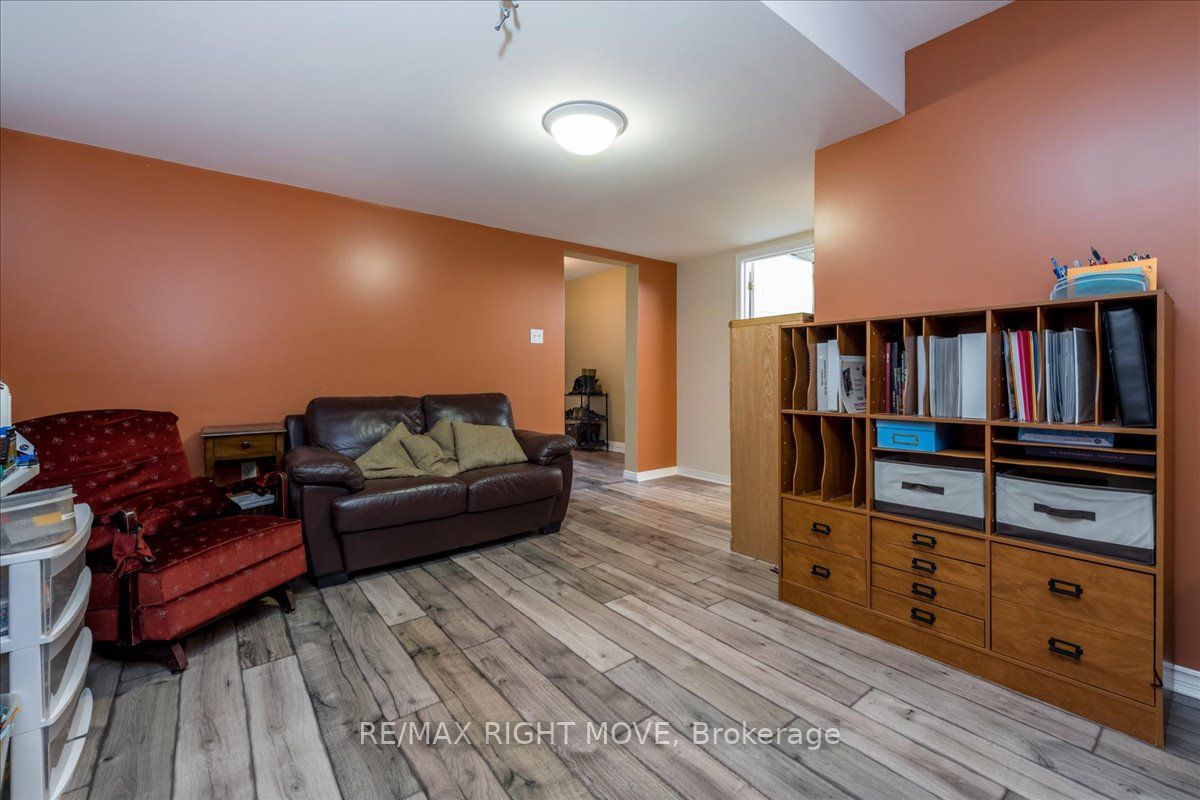33 Carter Cres