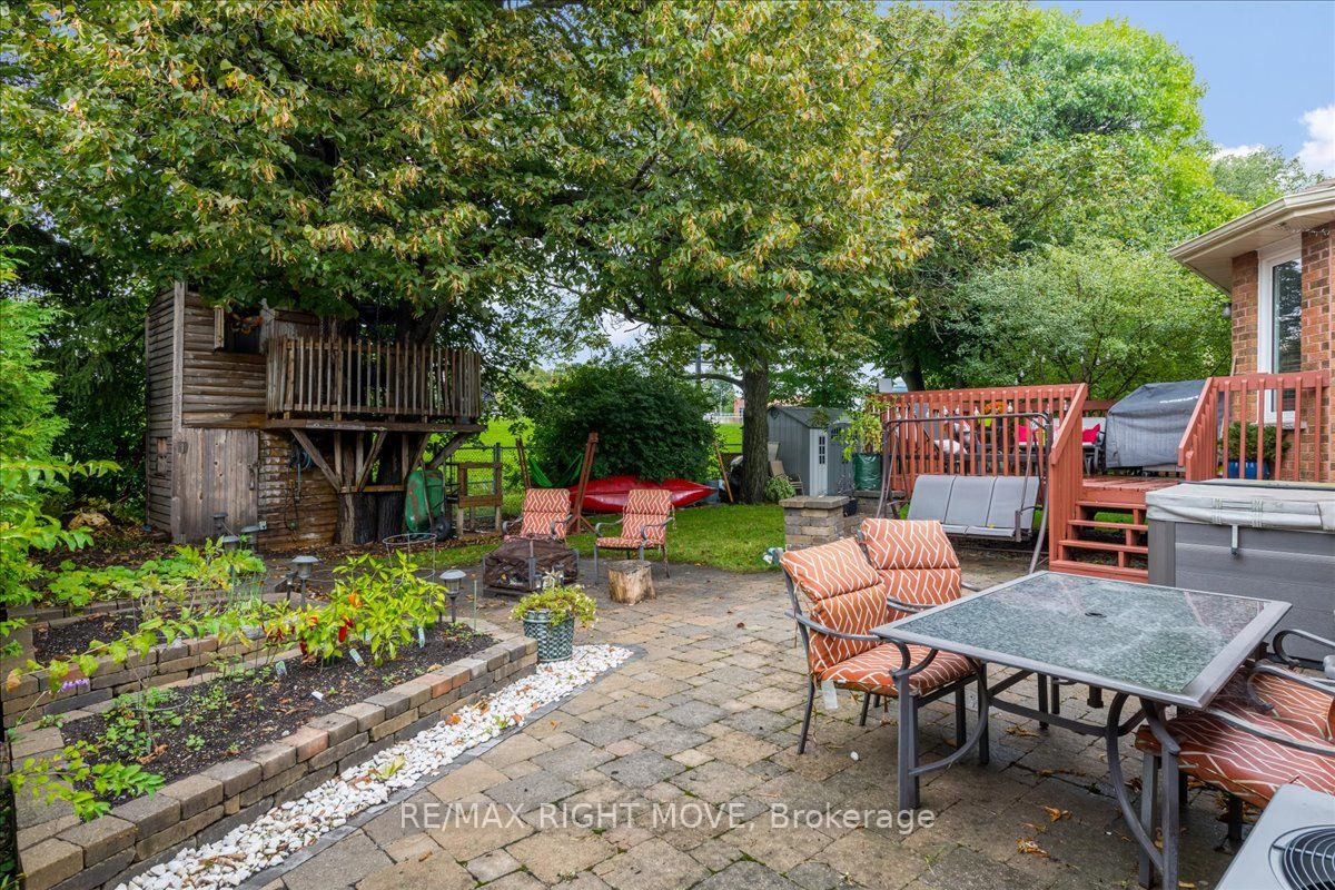 33 Carter Cres