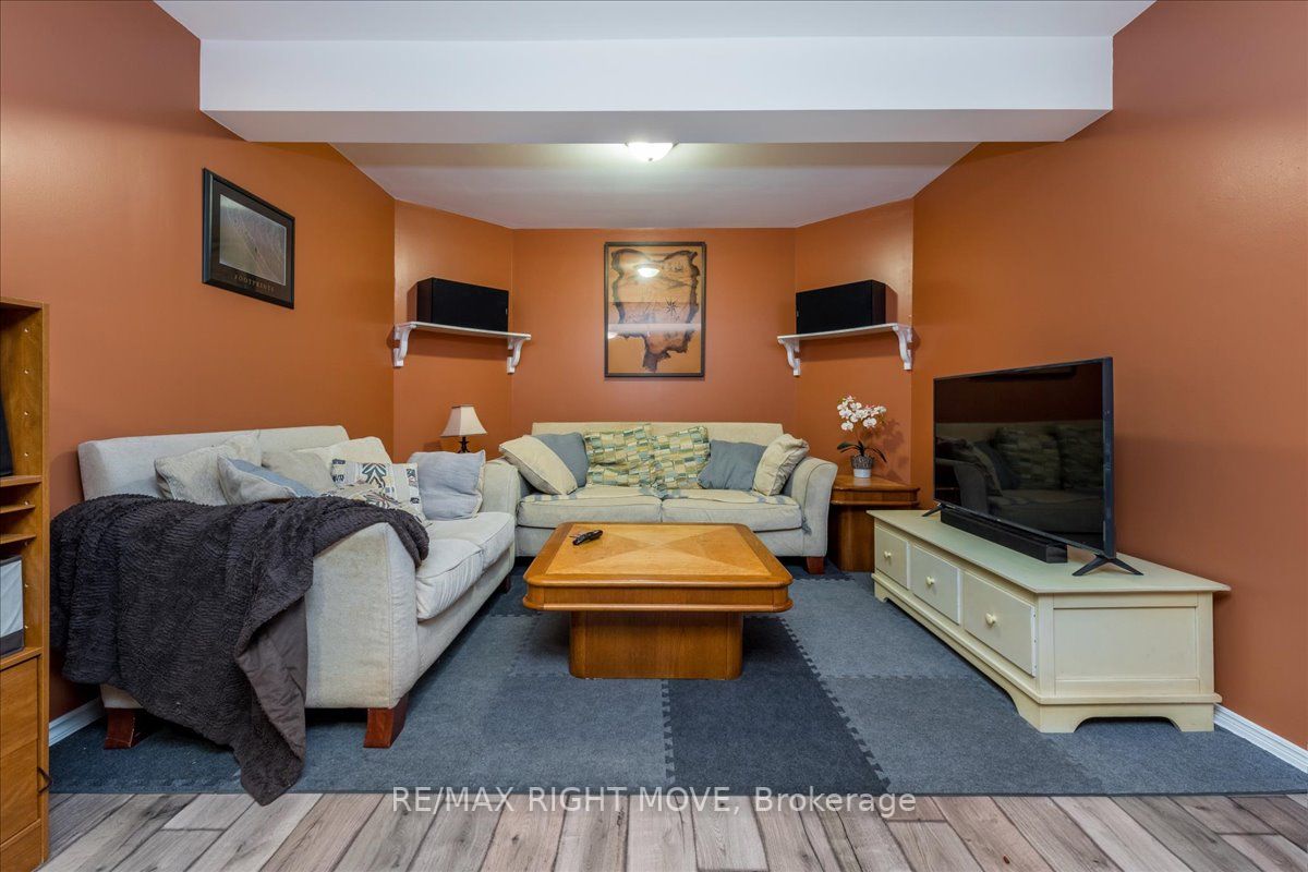 33 Carter Cres