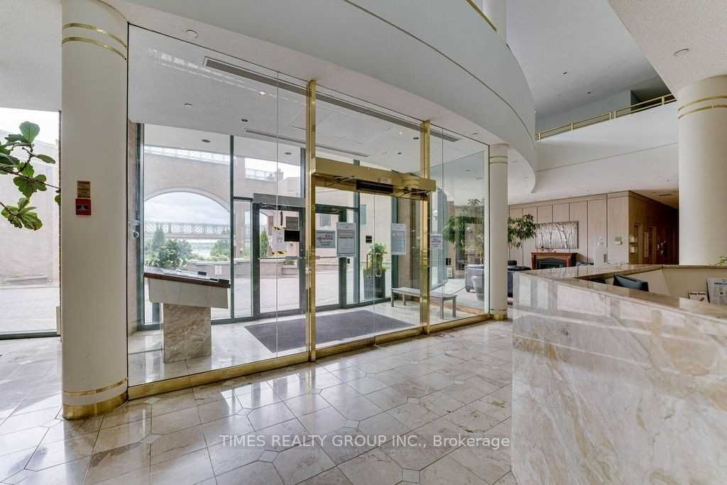 140 Dunlop St E, #303