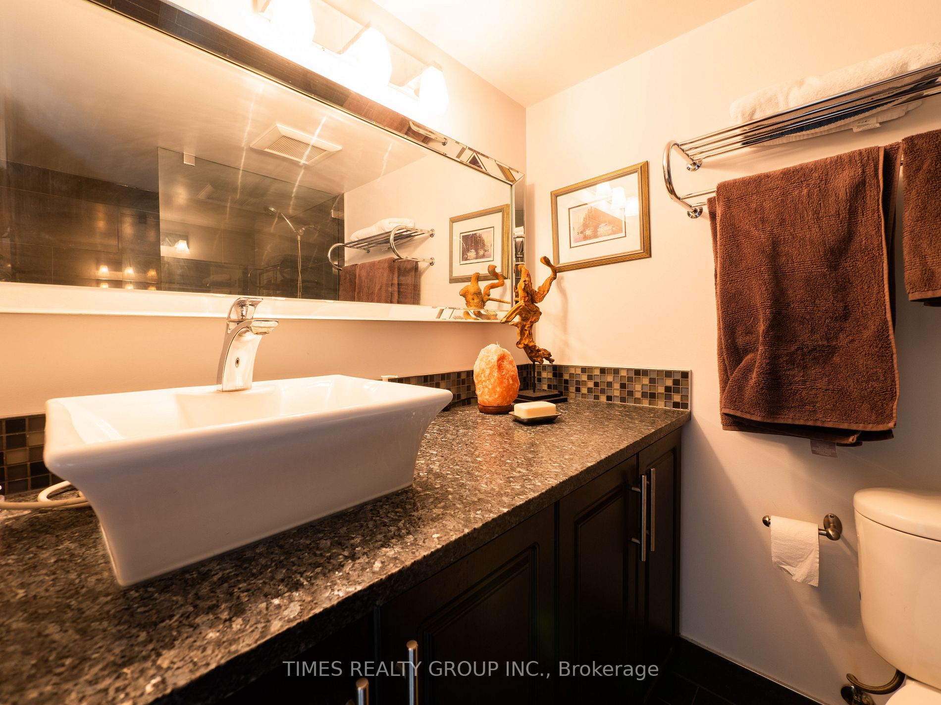 140 Dunlop St E, #303