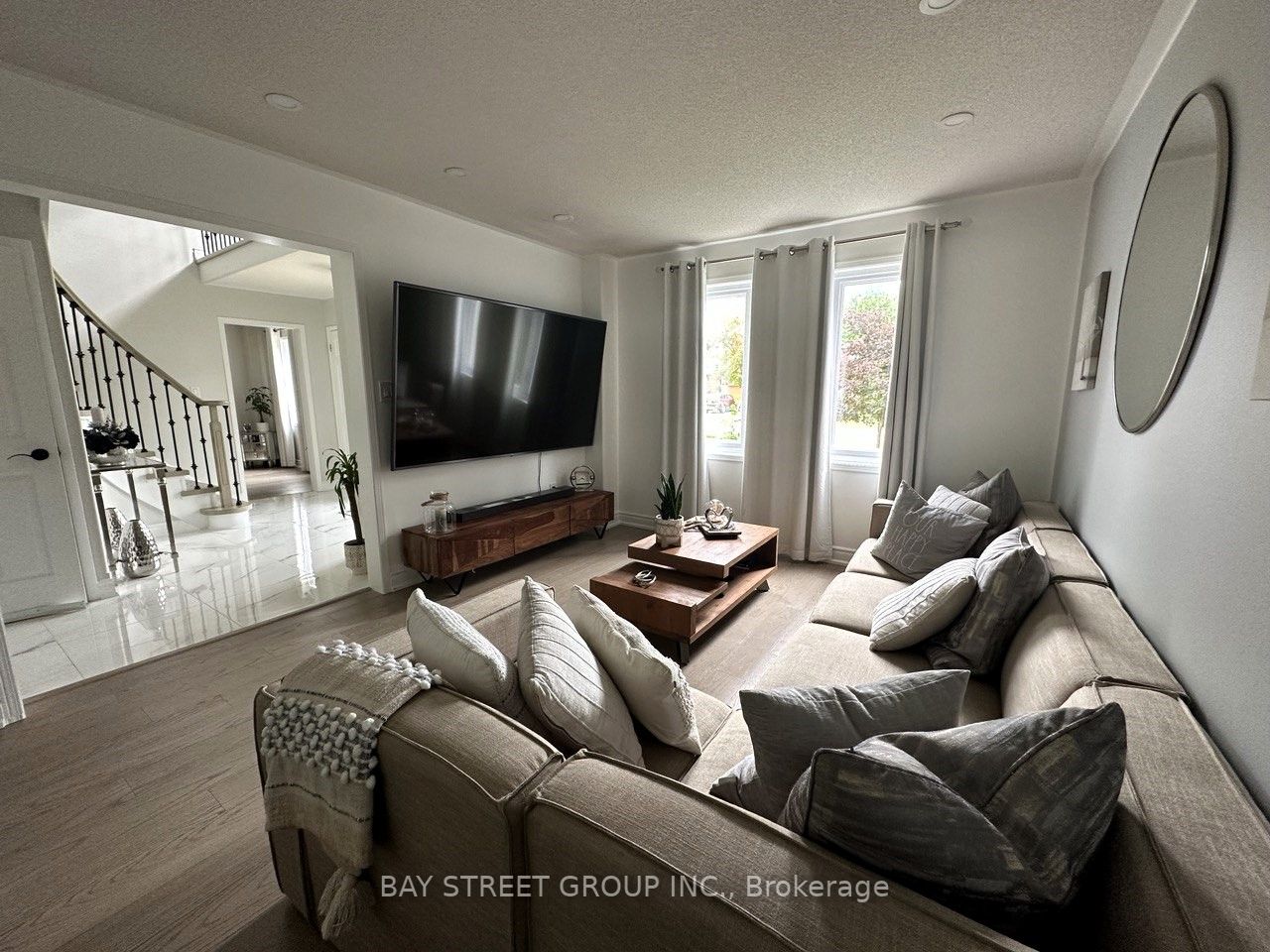 28 Holly Meadow Rd S