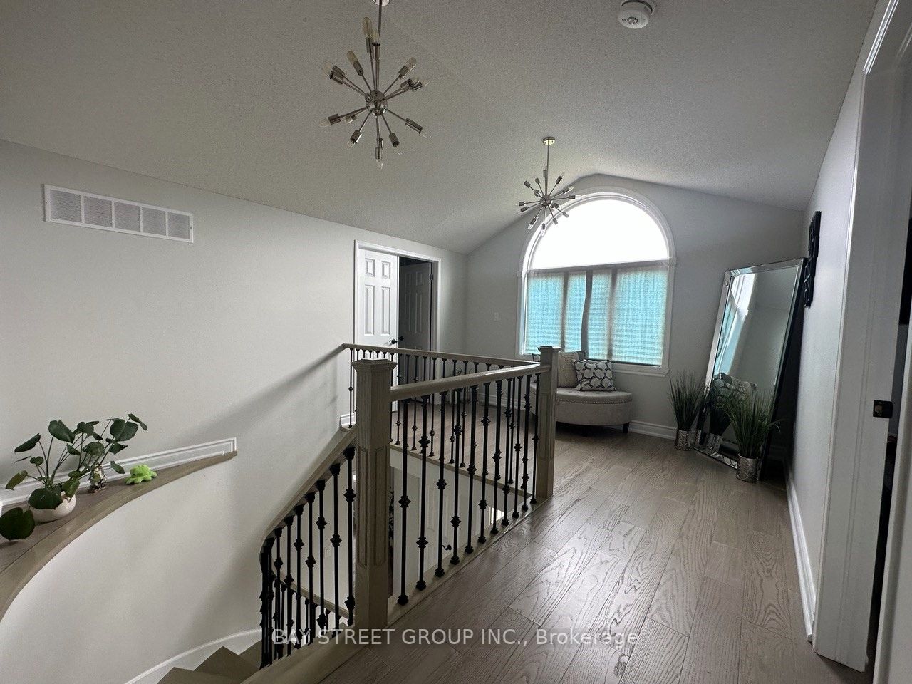 28 Holly Meadow Rd S