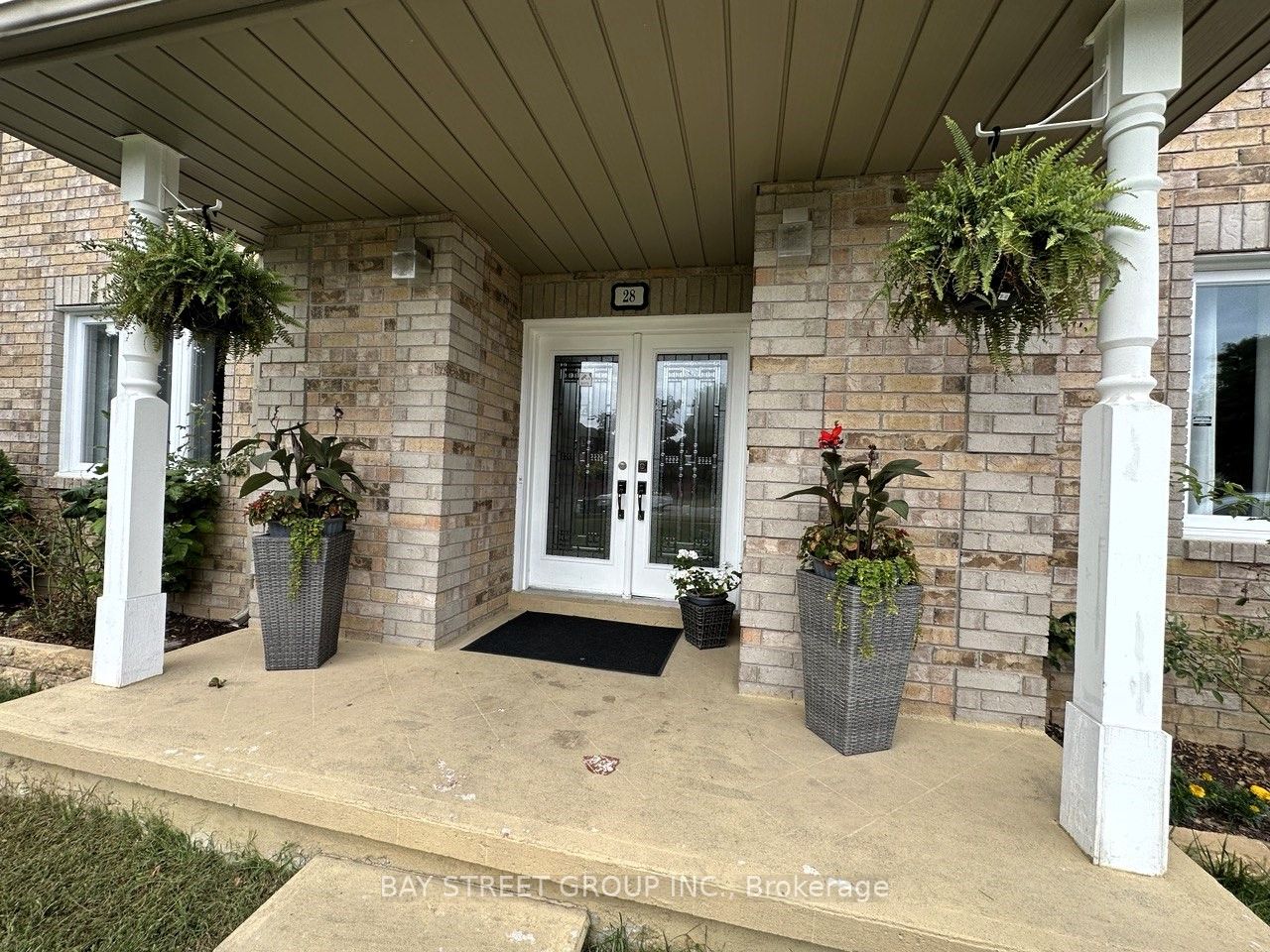 28 Holly Meadow Rd S