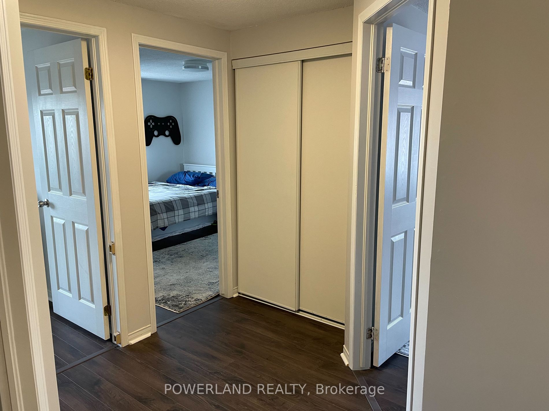 34 Downing Crescent