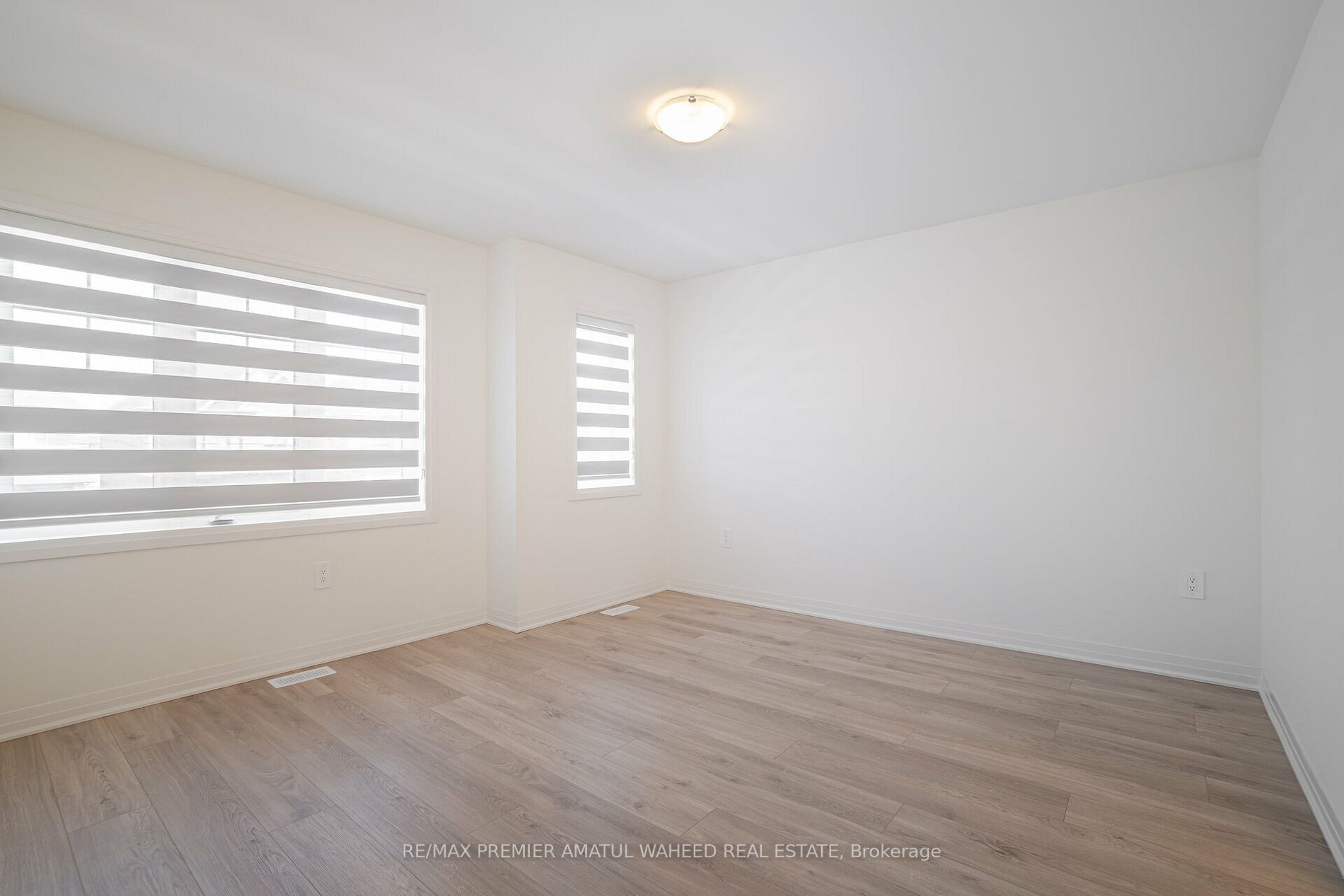 32 Copperhill Hts S