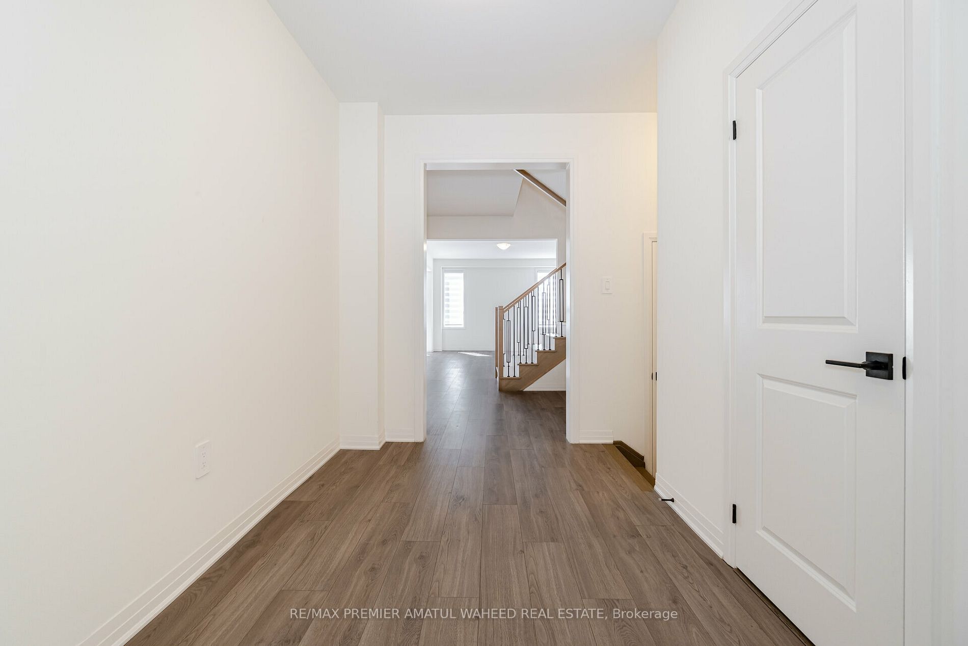 32 Copperhill Hts S