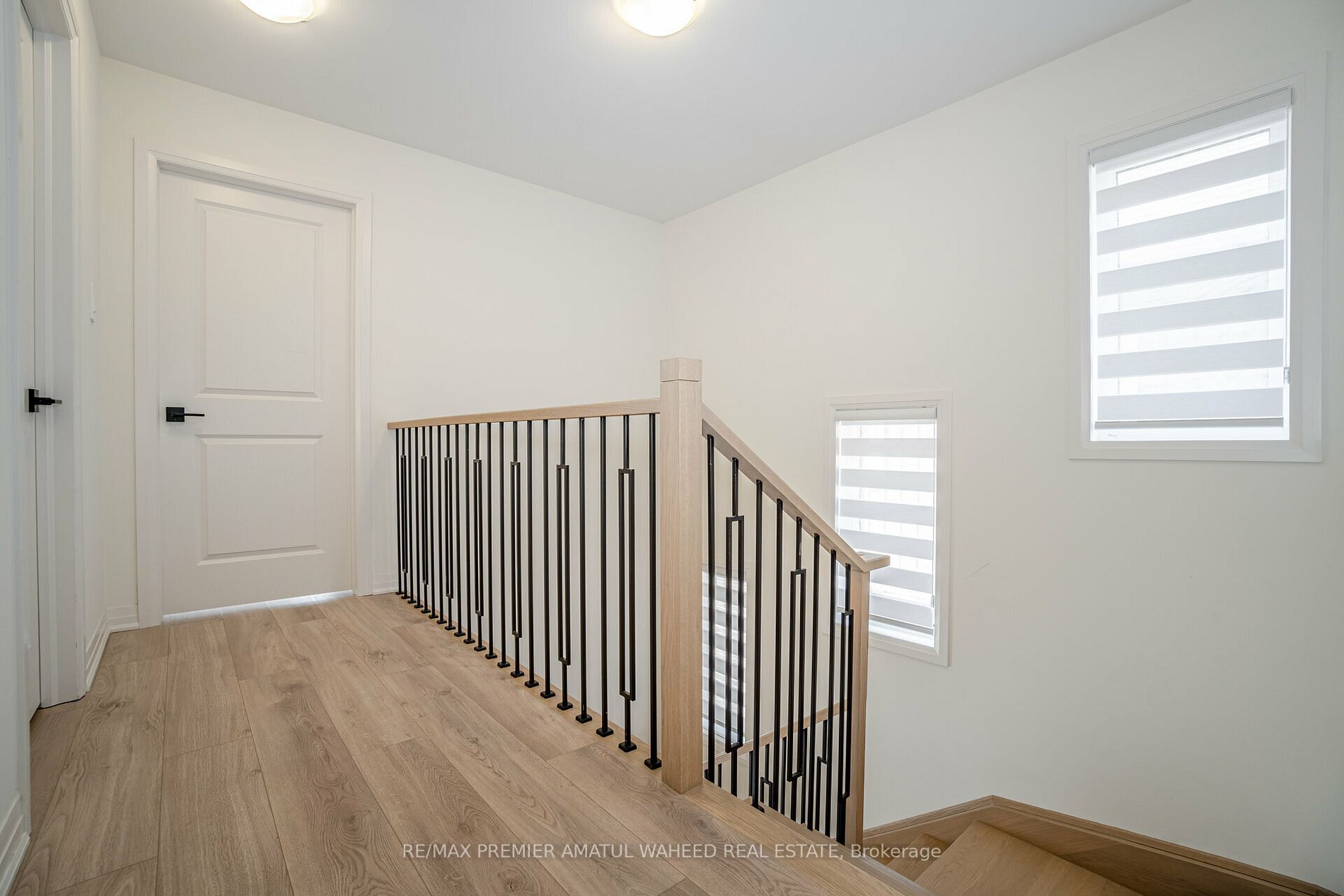 32 Copperhill Hts S