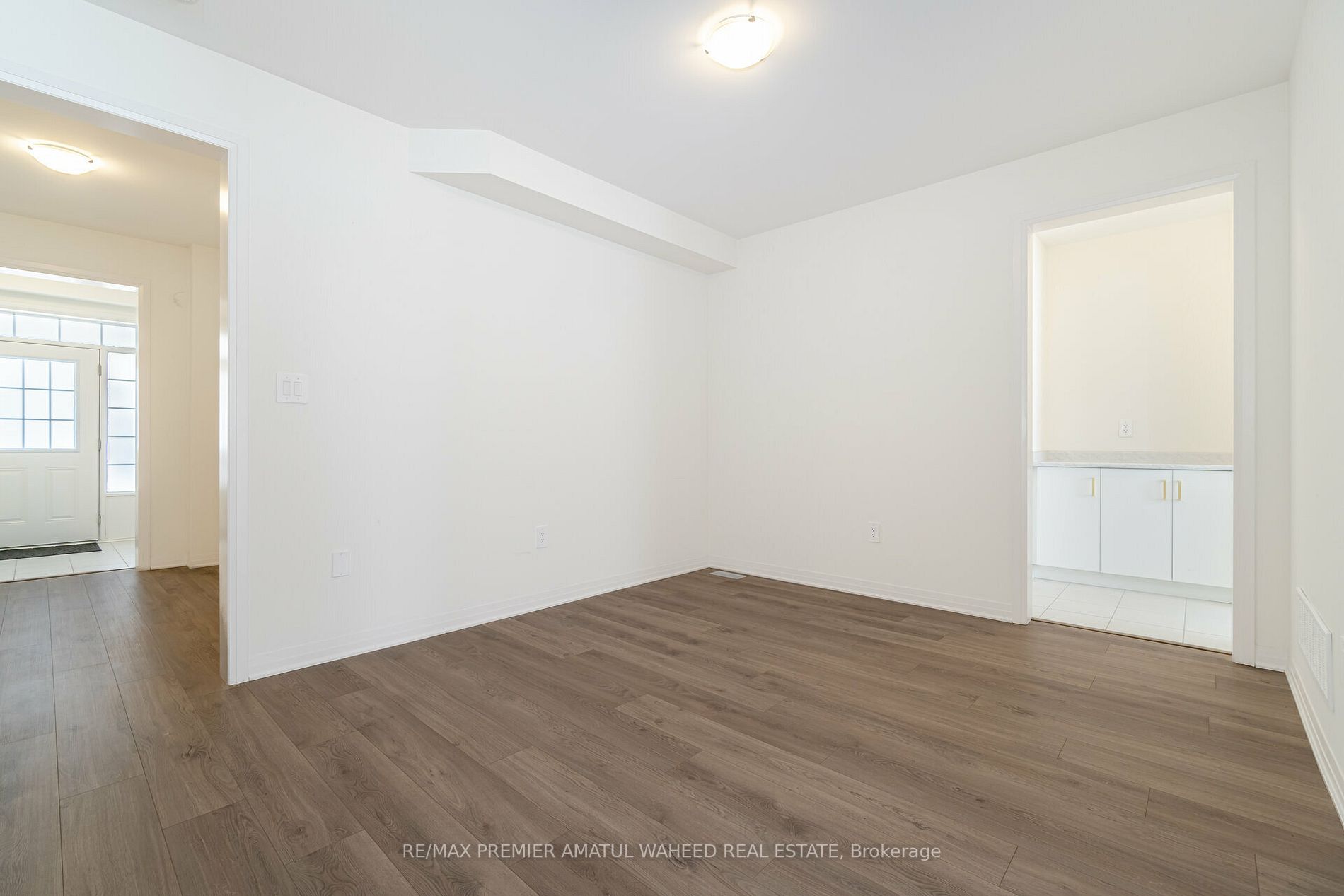 32 Copperhill Hts S