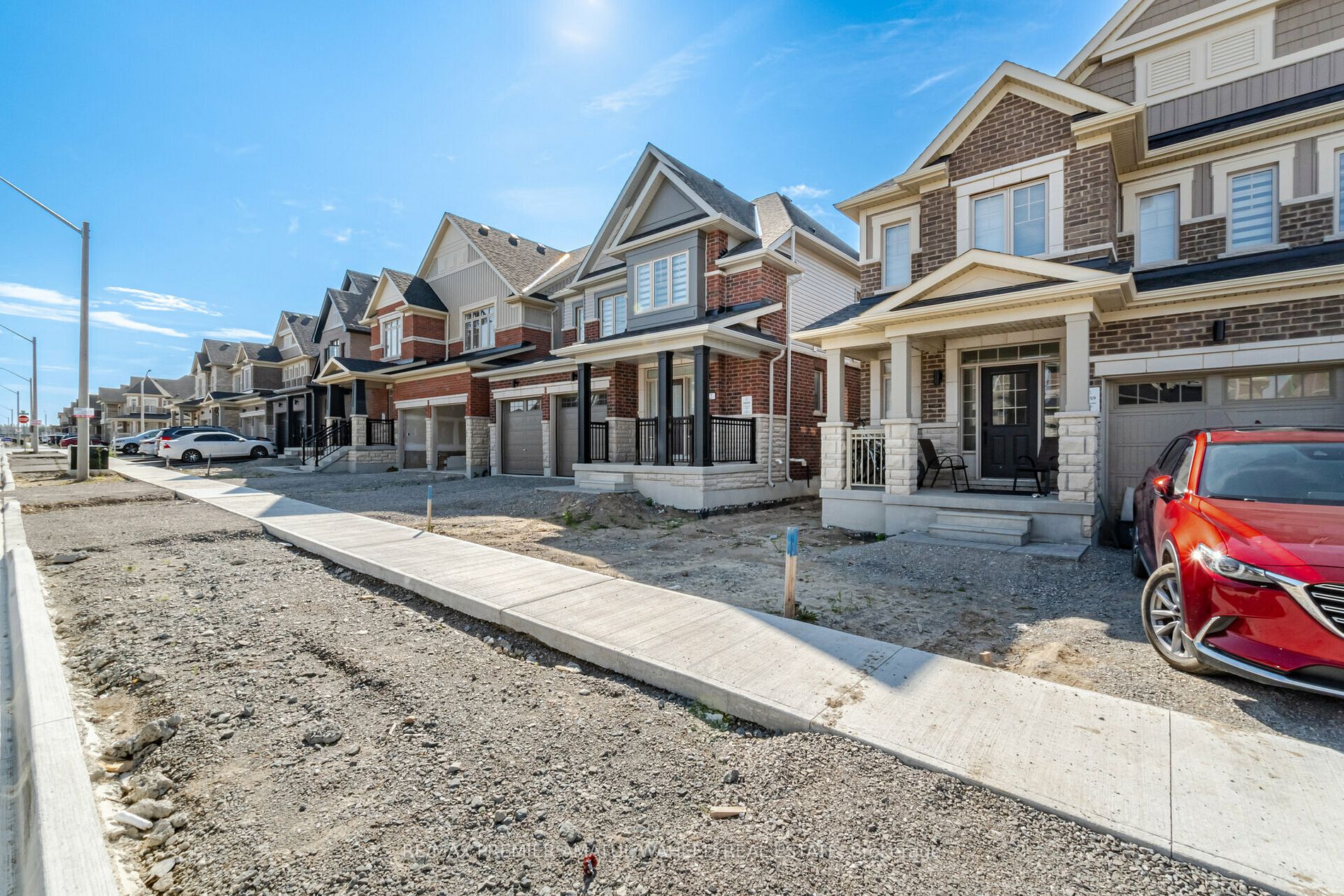 32 Copperhill Hts S
