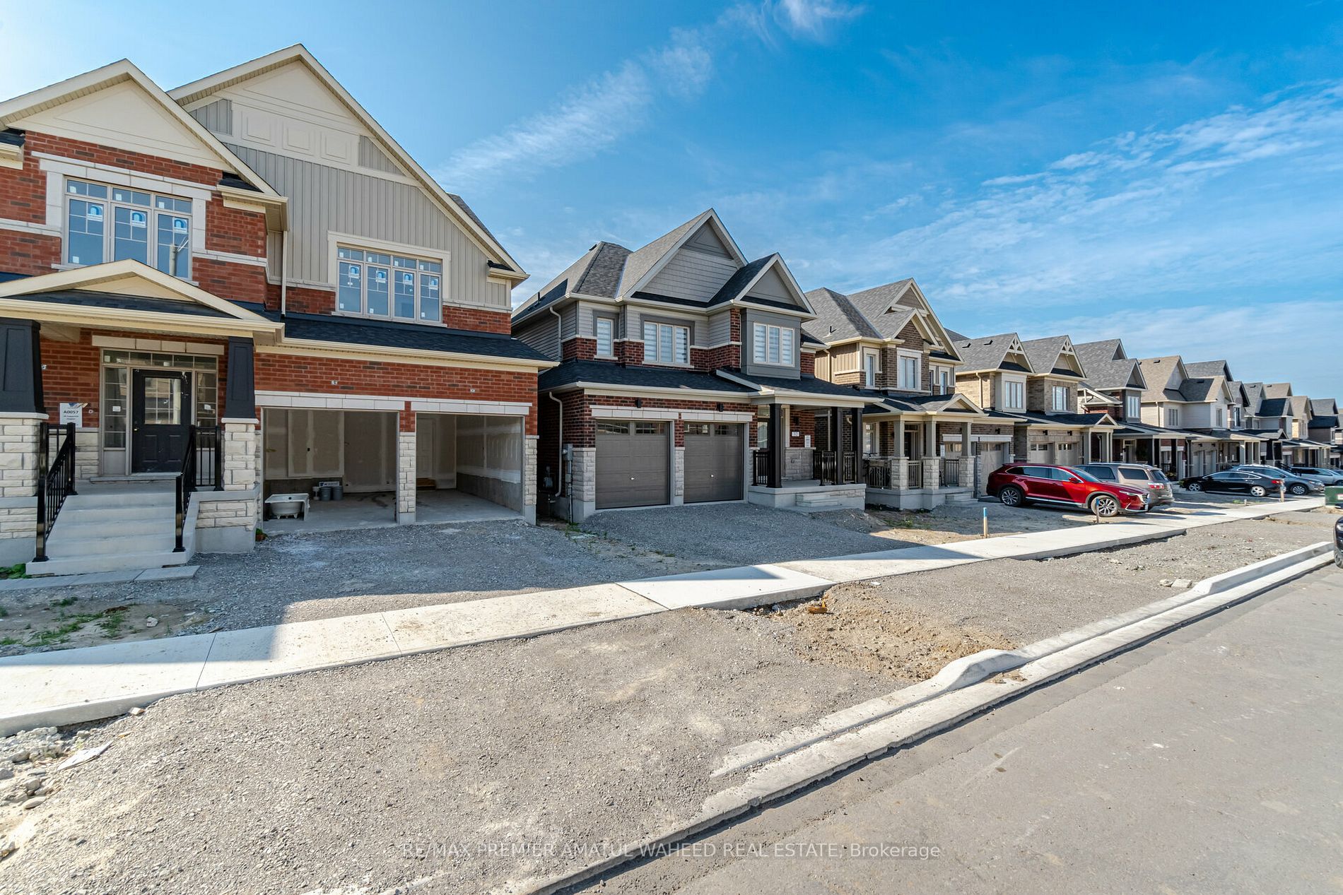 32 Copperhill Hts S
