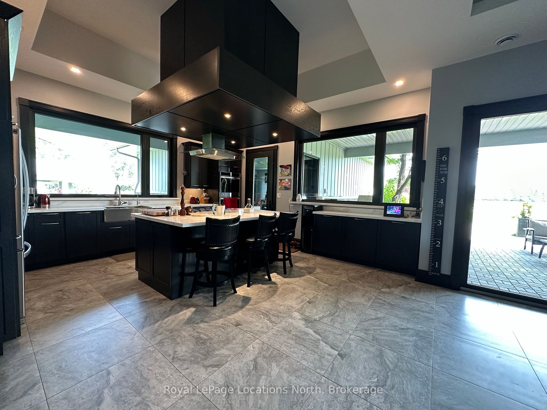 2263 Concession 6 North