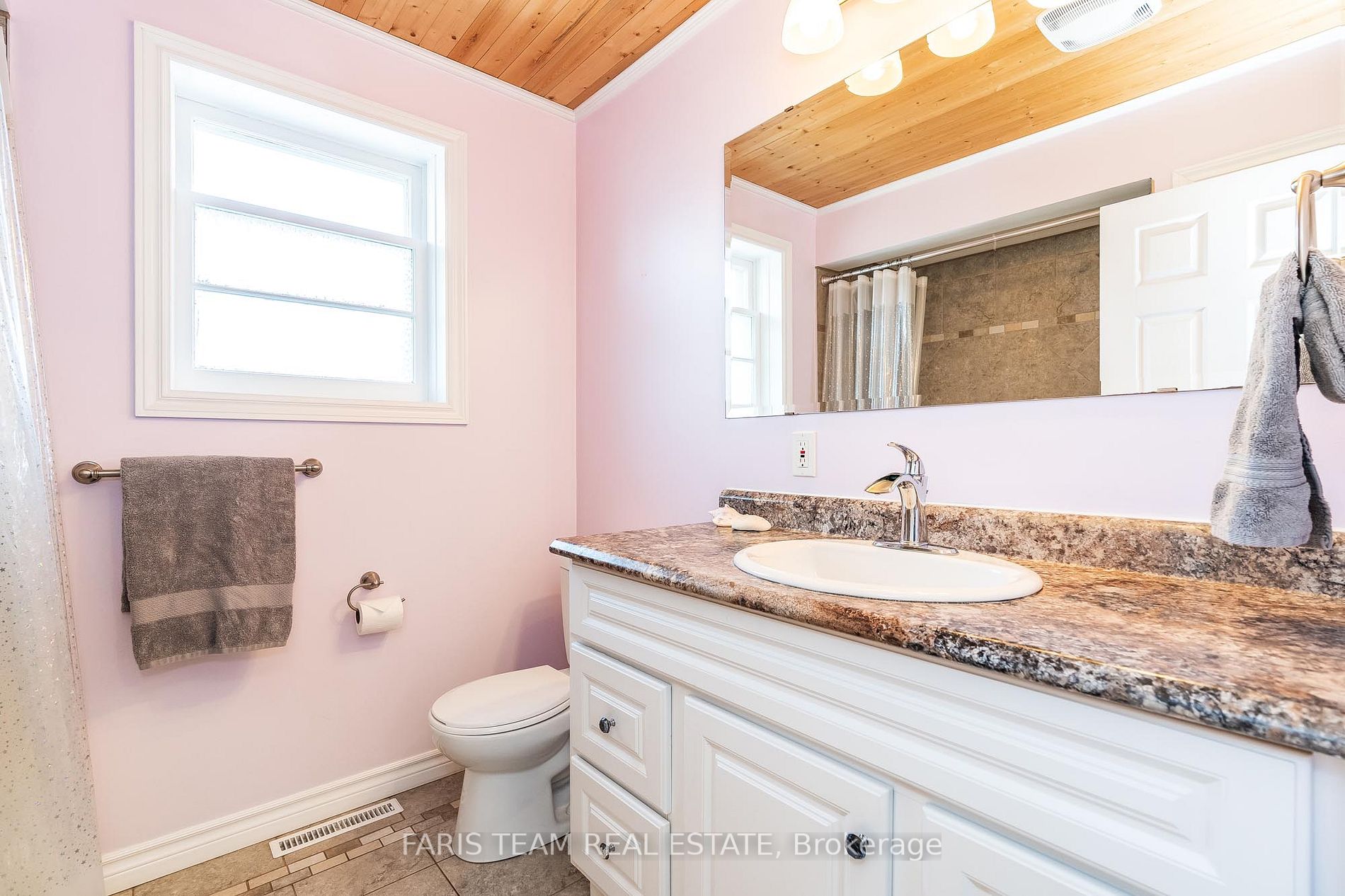105 Bayview Dr