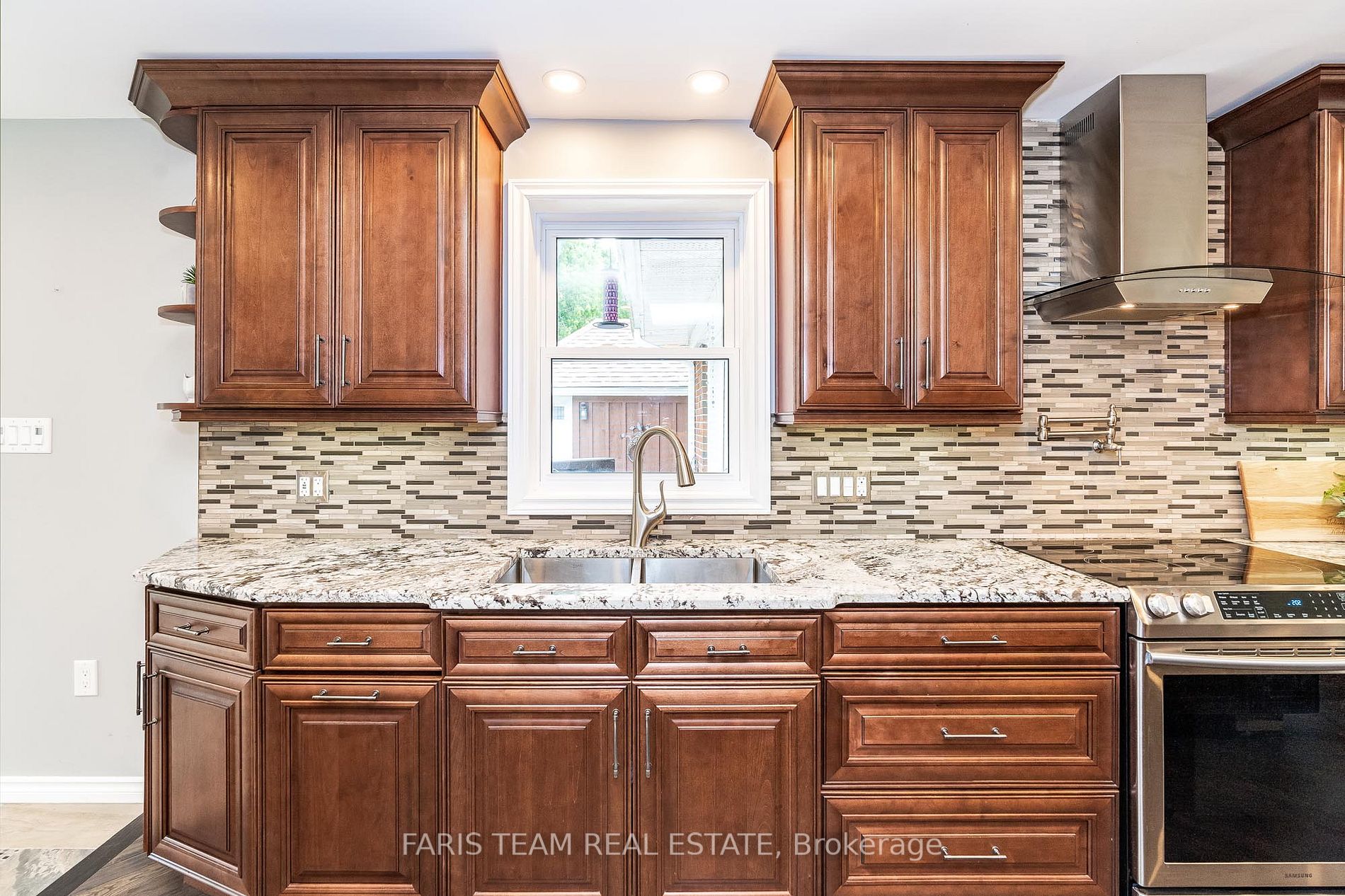 105 Bayview Dr