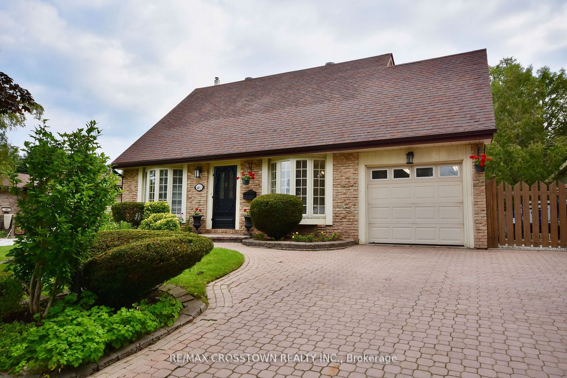 40 Oren Blvd