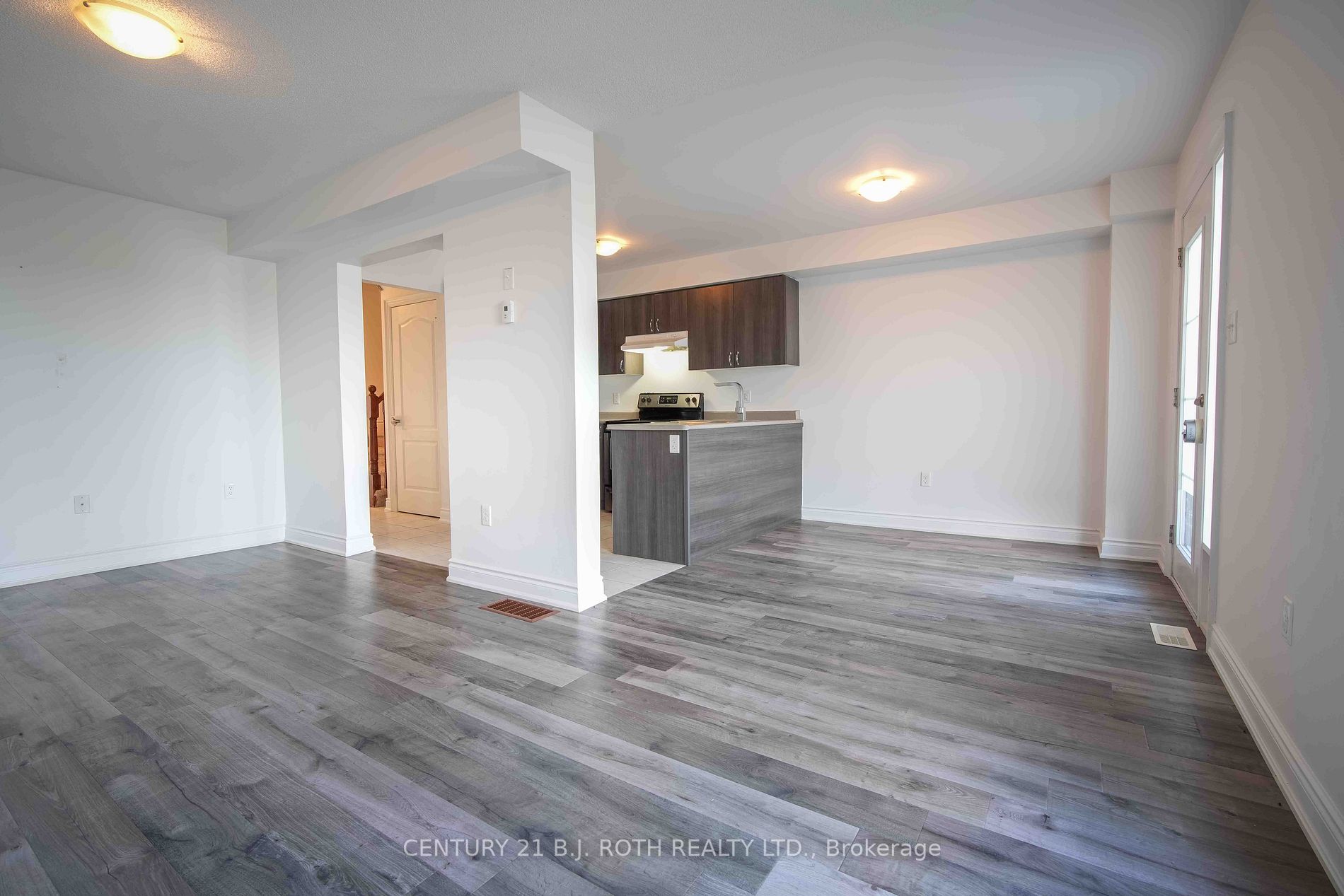 39 Madelaine Dr, #2