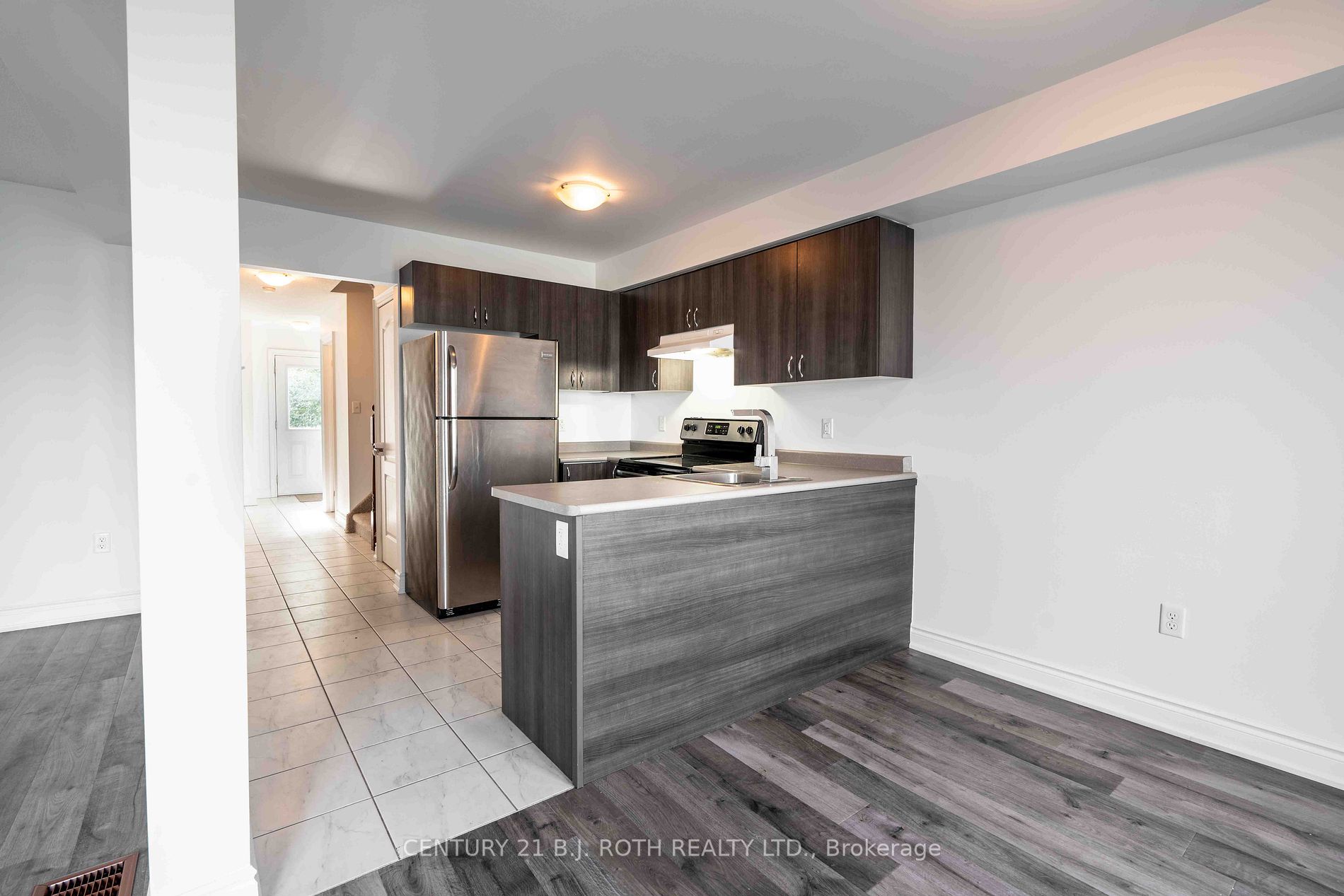 39 Madelaine Dr, #2