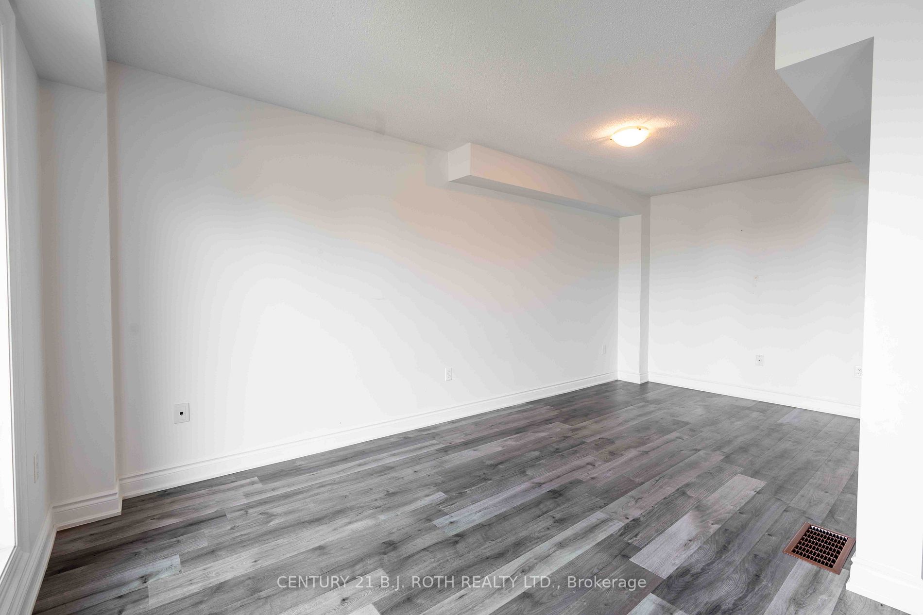 39 Madelaine Dr, #2