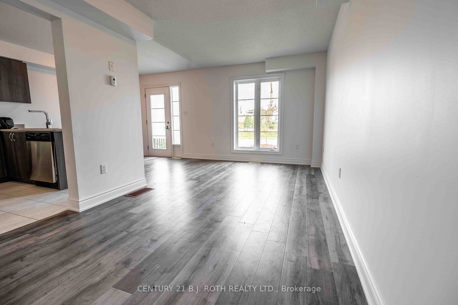 39 Madelaine Dr, #2