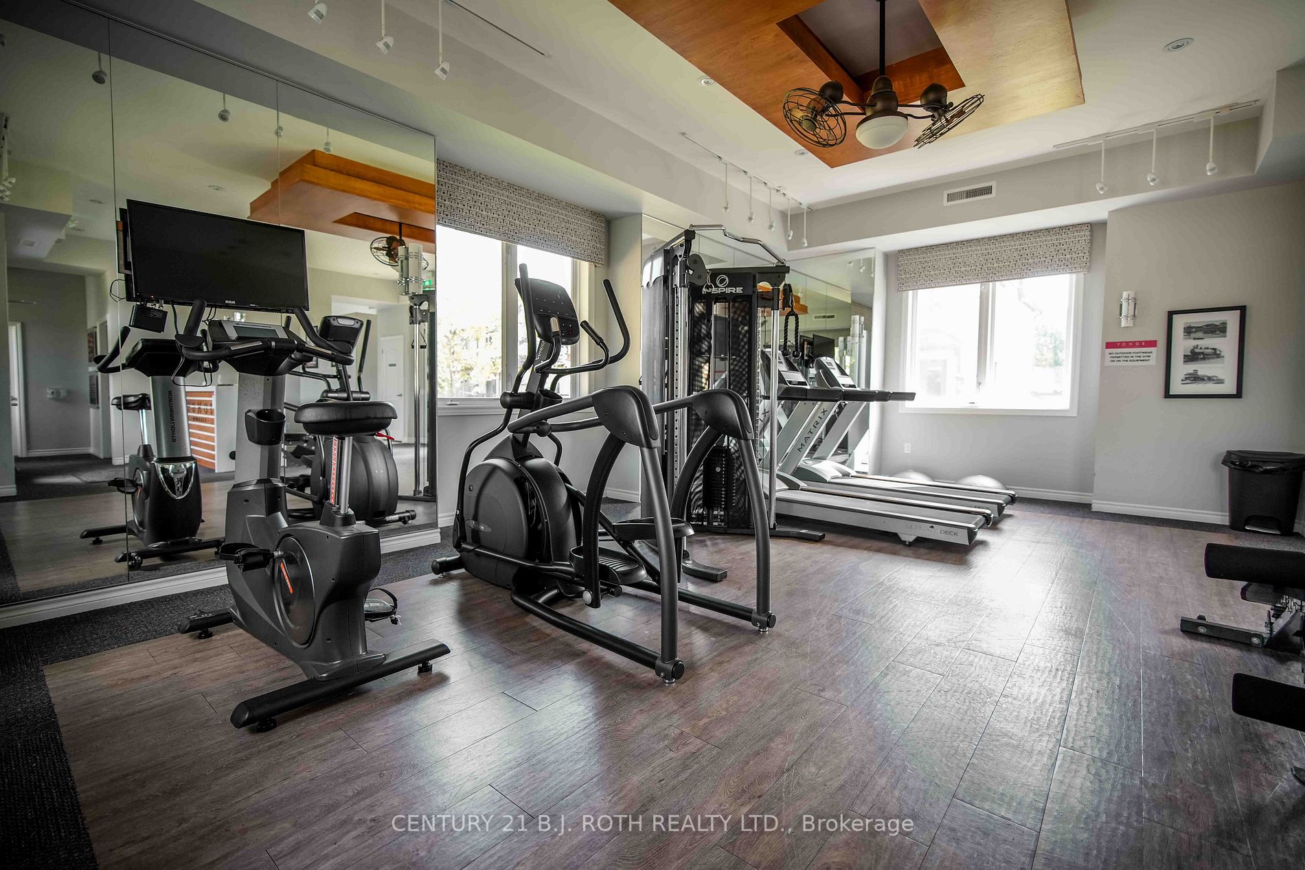 39 Madelaine Dr, #2