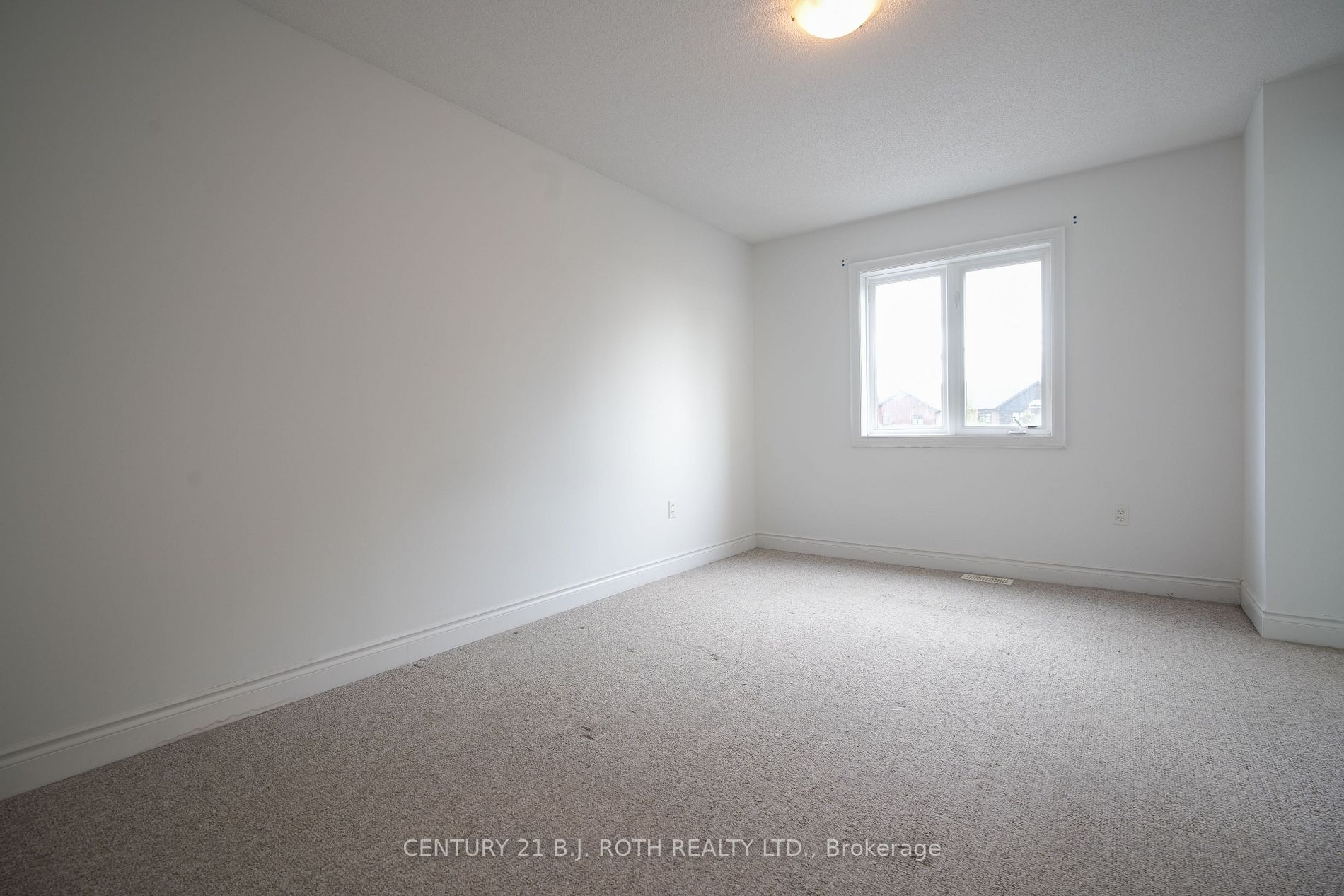 39 Madelaine Dr, #2