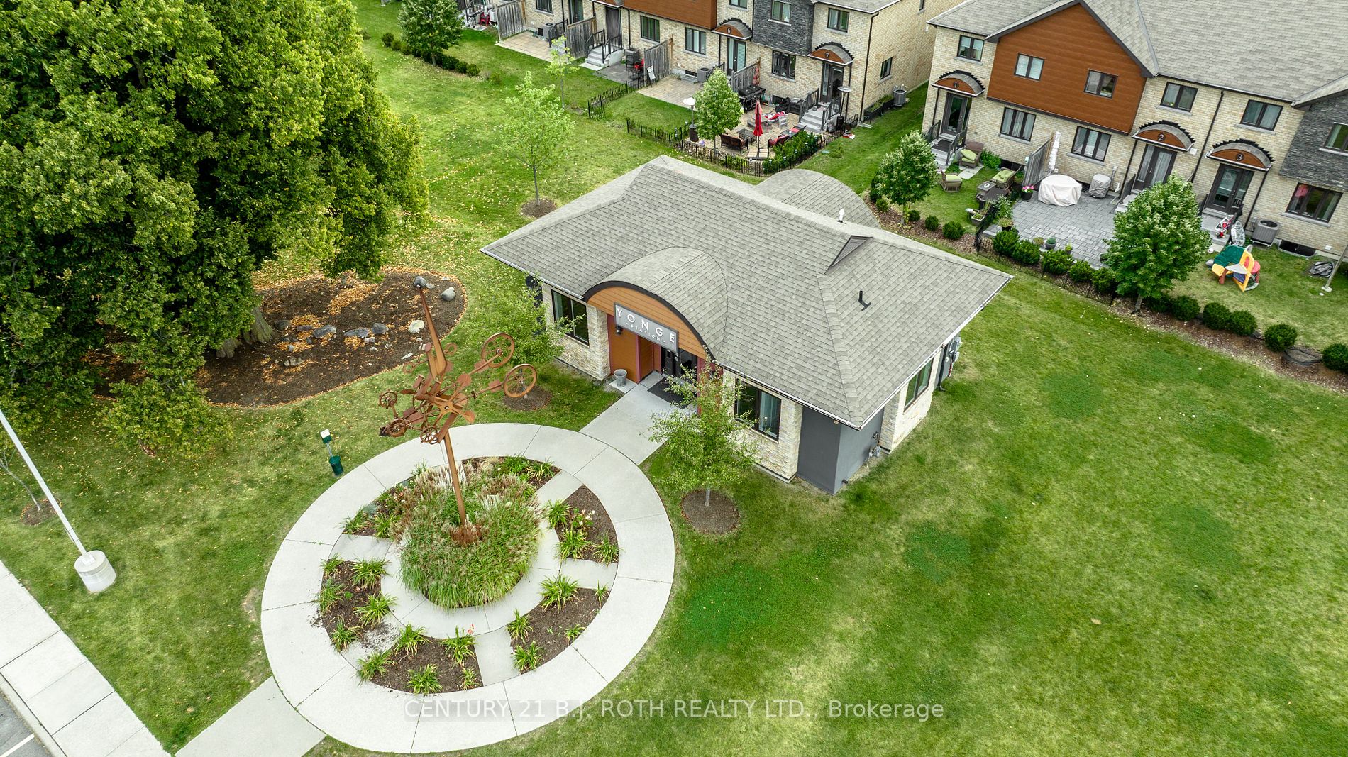 39 Madelaine Dr, #2