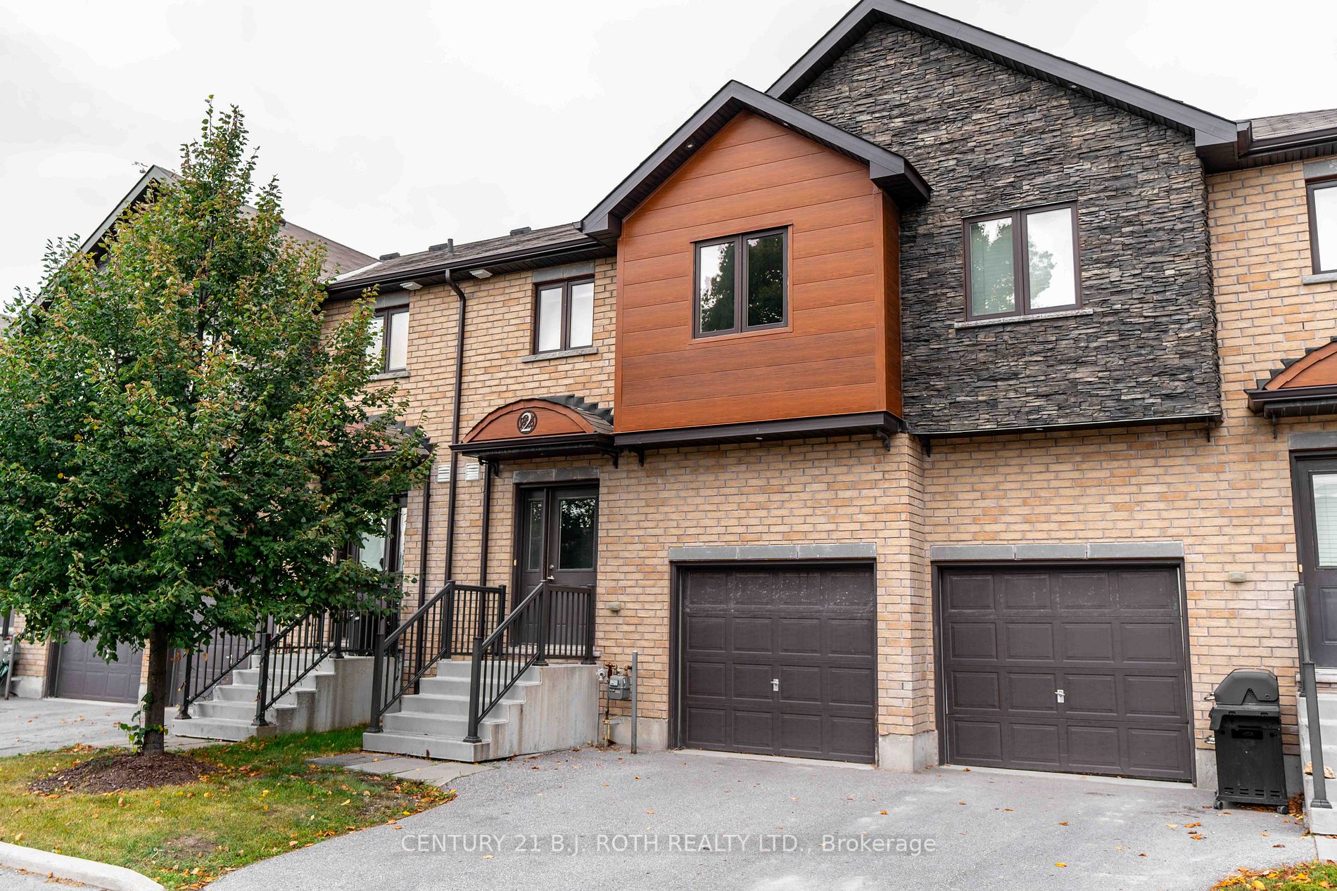 39 Madelaine Dr, #2