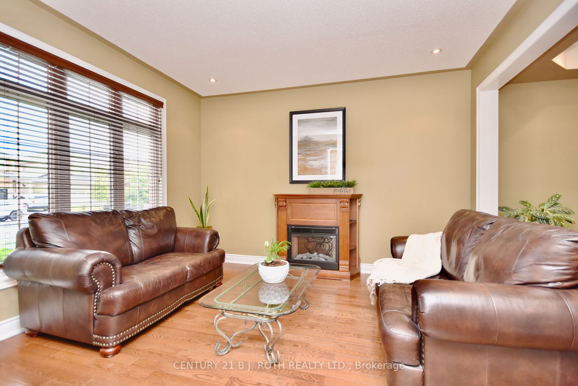 33 Commonwealth Rd
