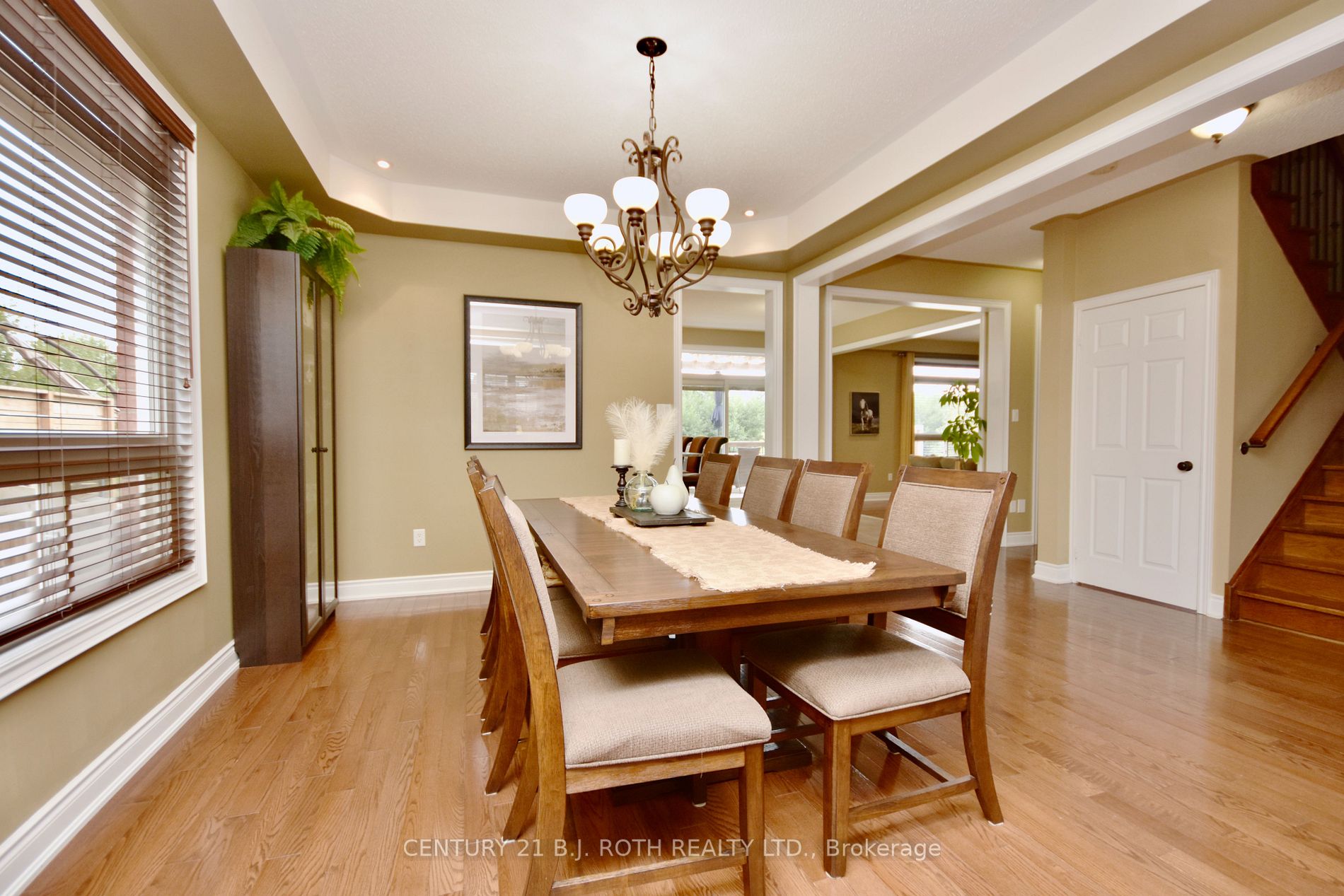 33 Commonwealth Rd