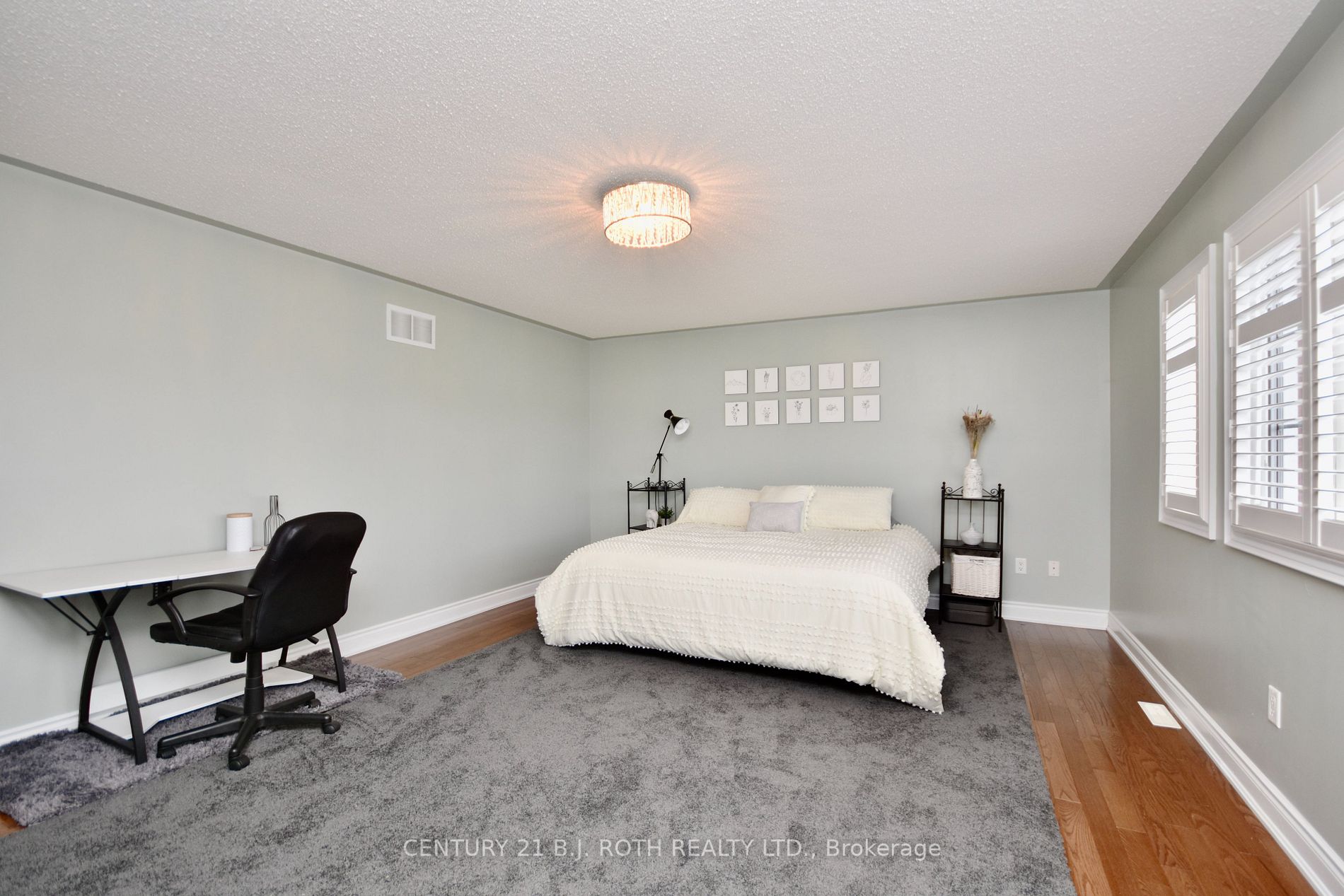 33 Commonwealth Rd