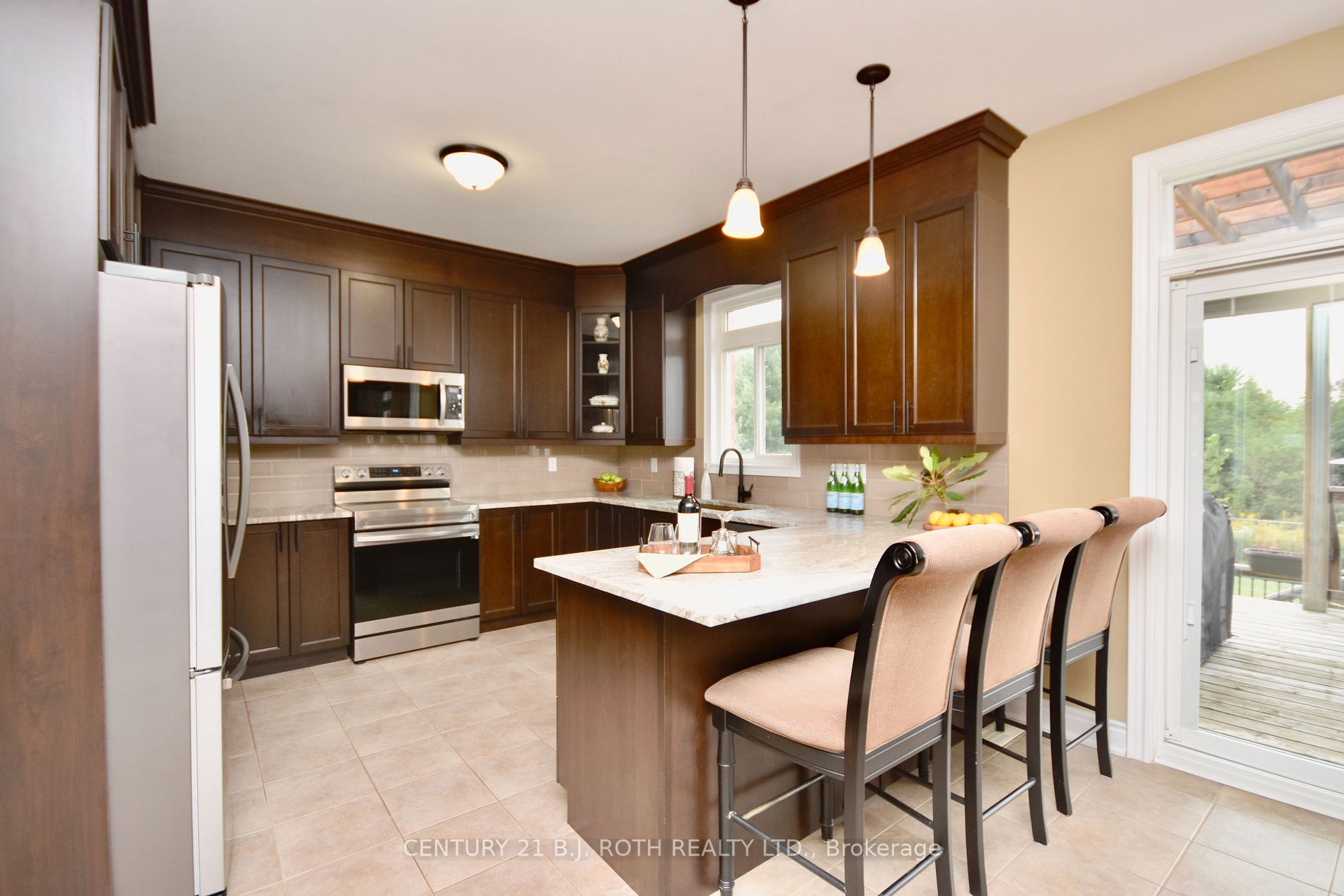 33 Commonwealth Rd